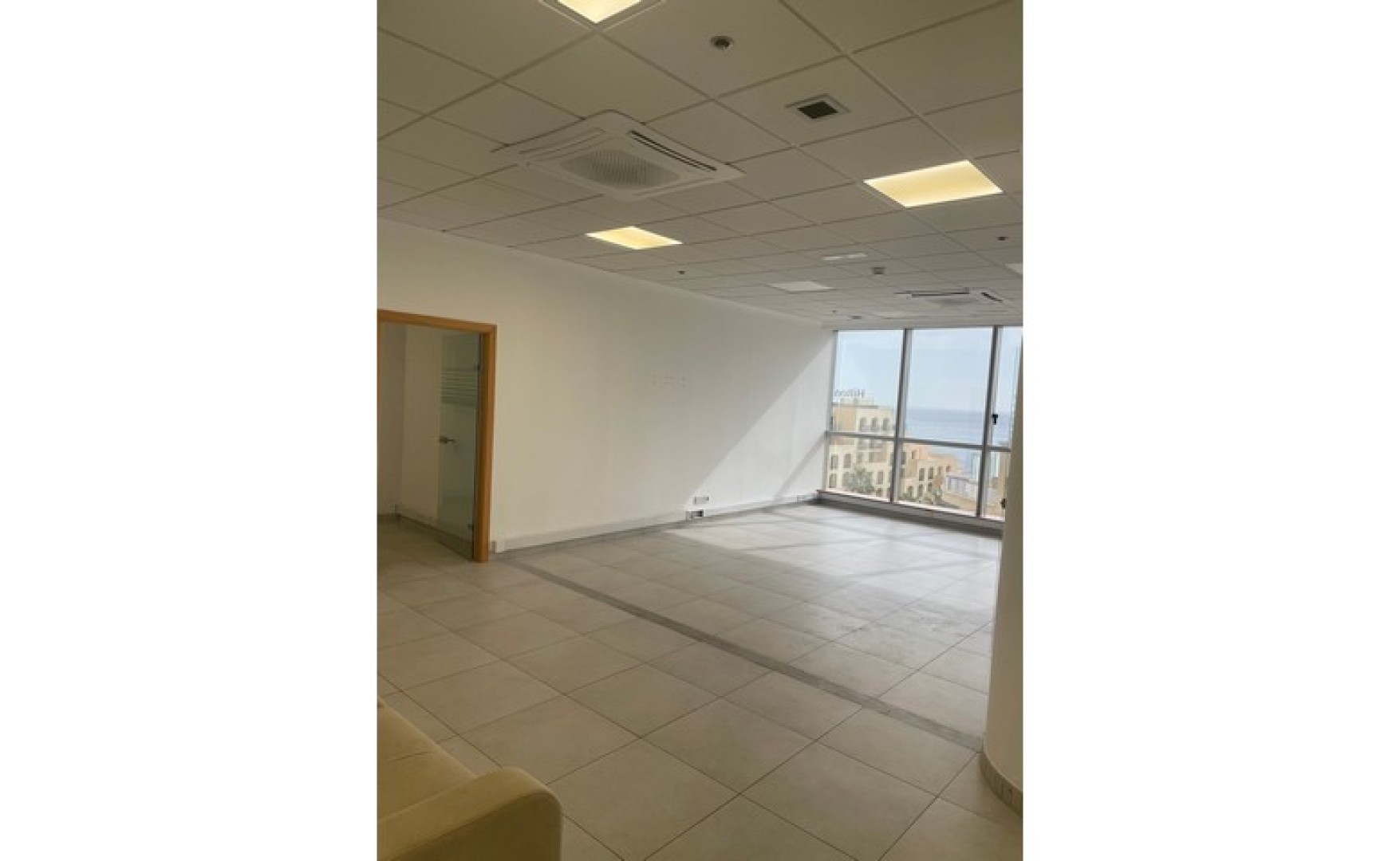 215 sqm office space for rent in Portomaso