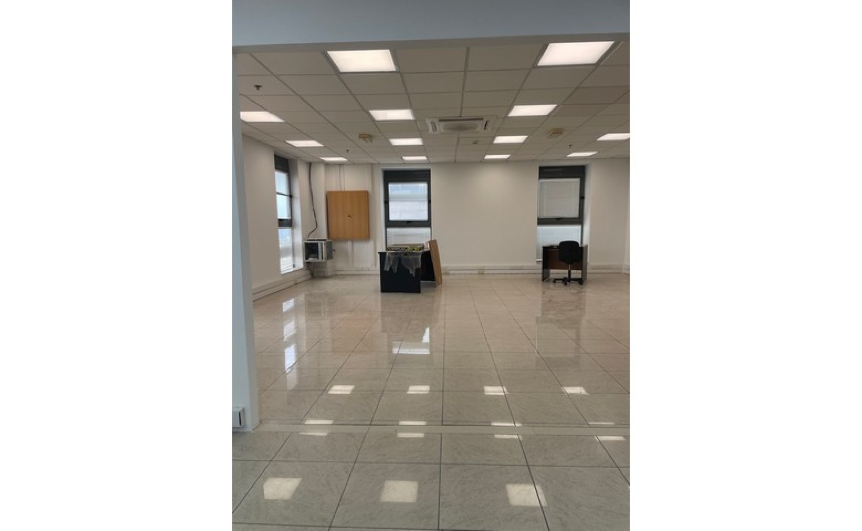 Offices for rent in Malta: 96sqm premises for rent in Portomaso