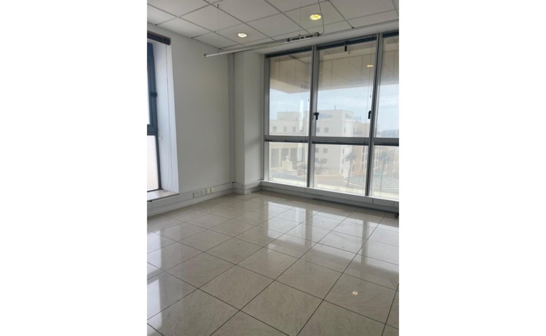 Offices for rent in Malta: 111sqm premises for rent in Portomaso