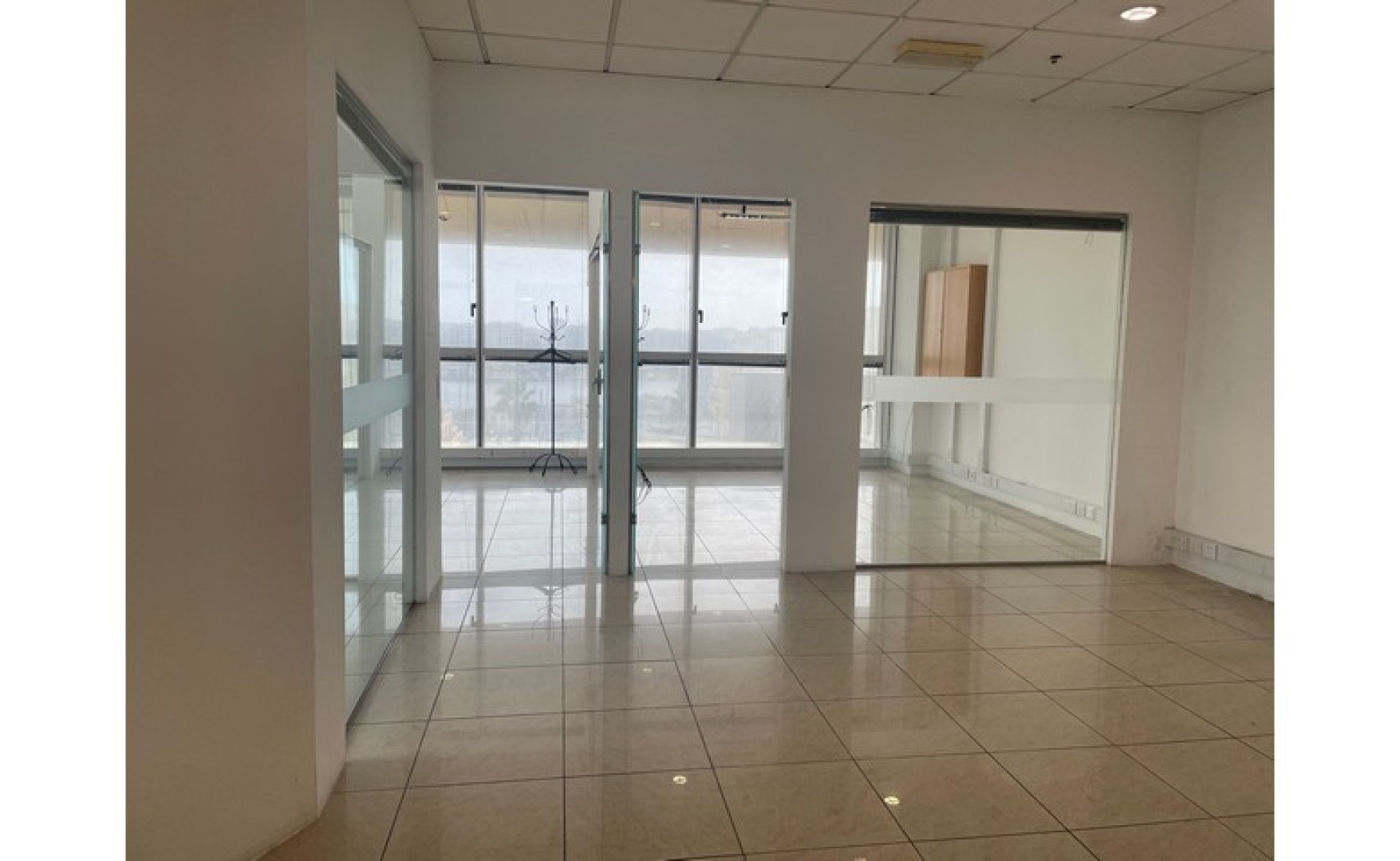 Offices for rent in Malta: 111sqm premises for rent in Portomaso