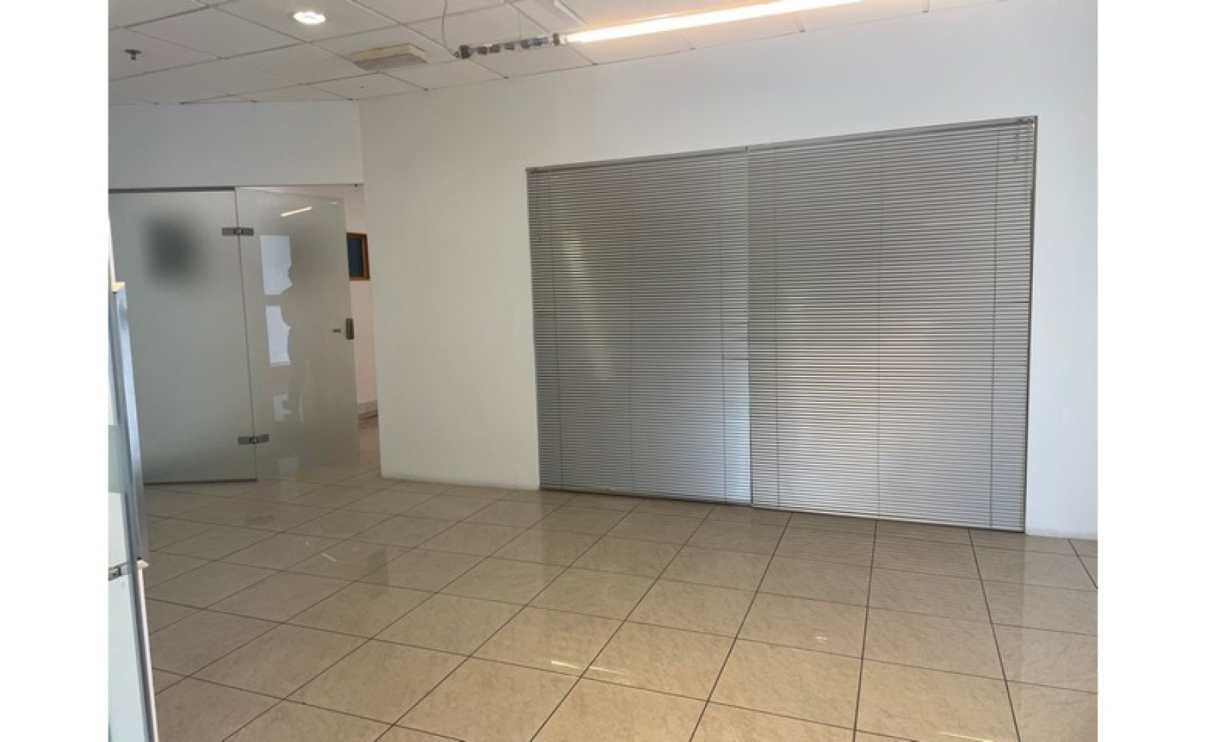 Offices for rent in Malta: 111sqm premises for rent in Portomaso