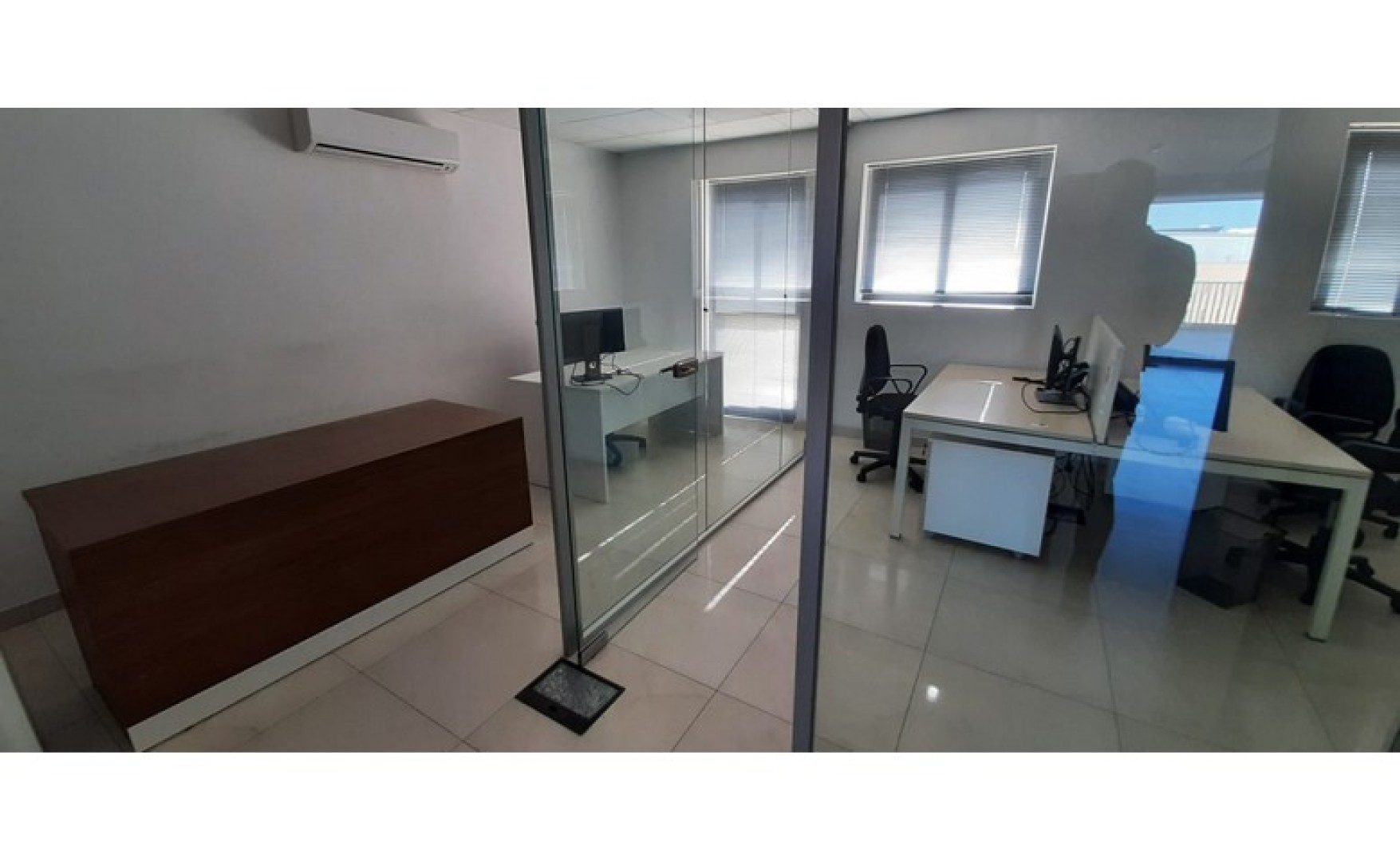 Penthouse office for rent with a terrace that consists of 130sqm in swatar