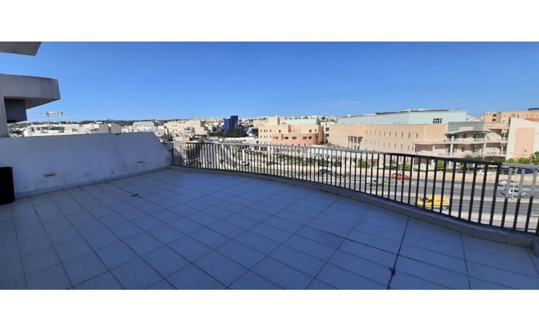Penthouse office for rent with a terrace that consists of 130sqm in swatar