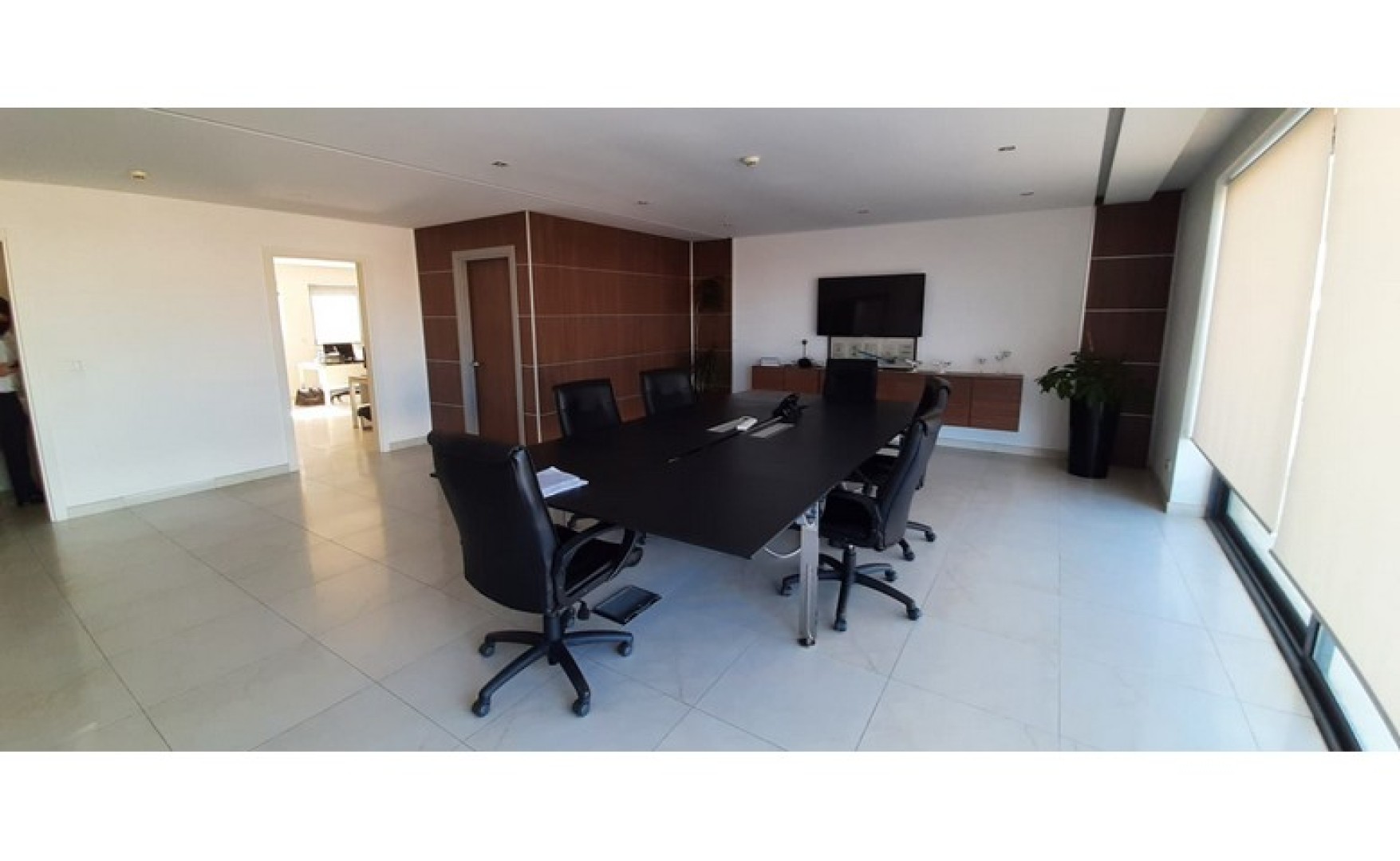 Penthouse office for rent with a terrace that consists of 130sqm in swatar