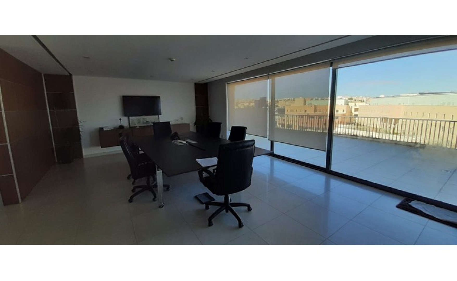 Penthouse office for rent with a terrace that consists of 130sqm in swatar