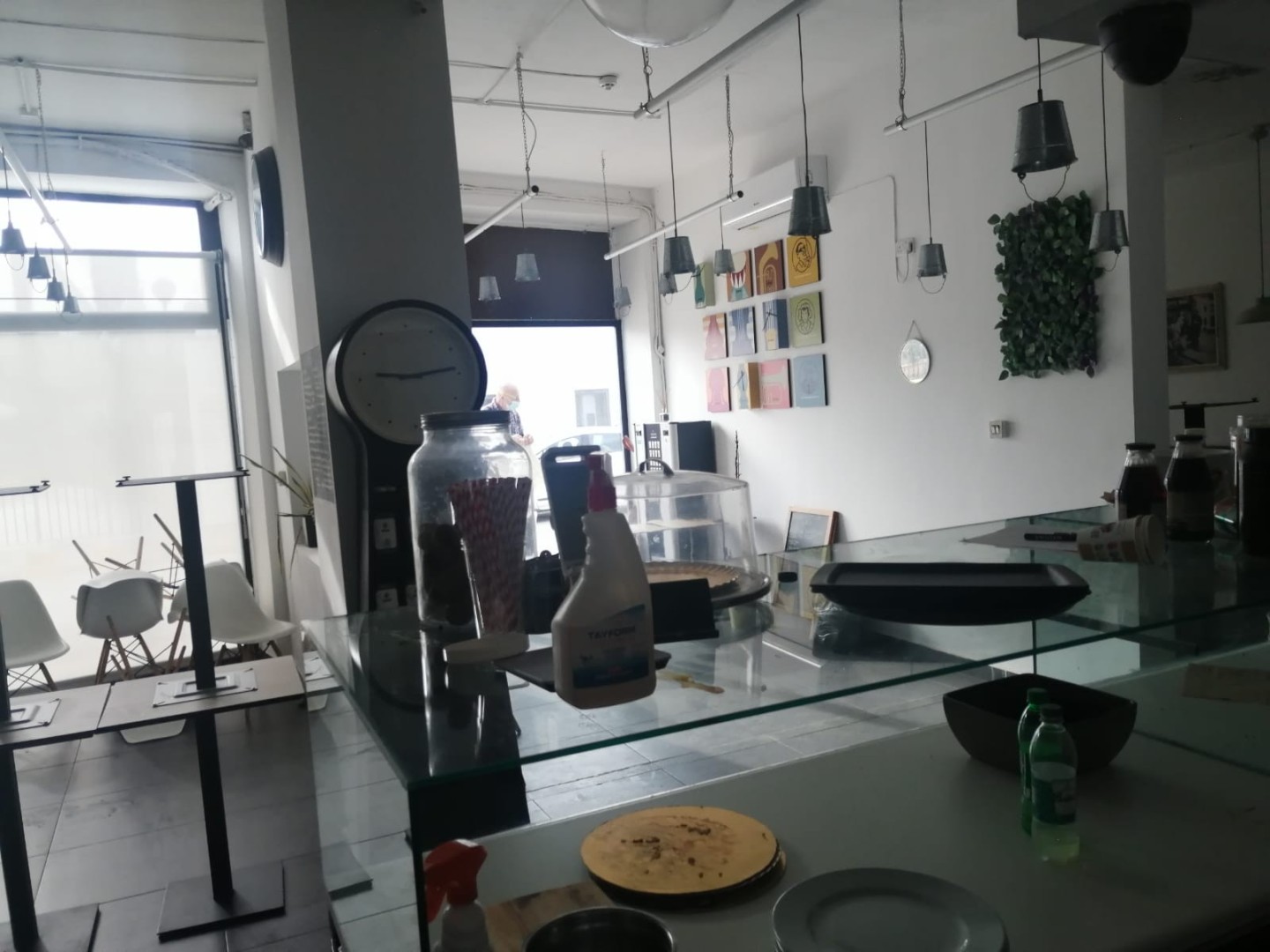 Commercial property: Coffee shop to let in Ta' Xbiex seafront