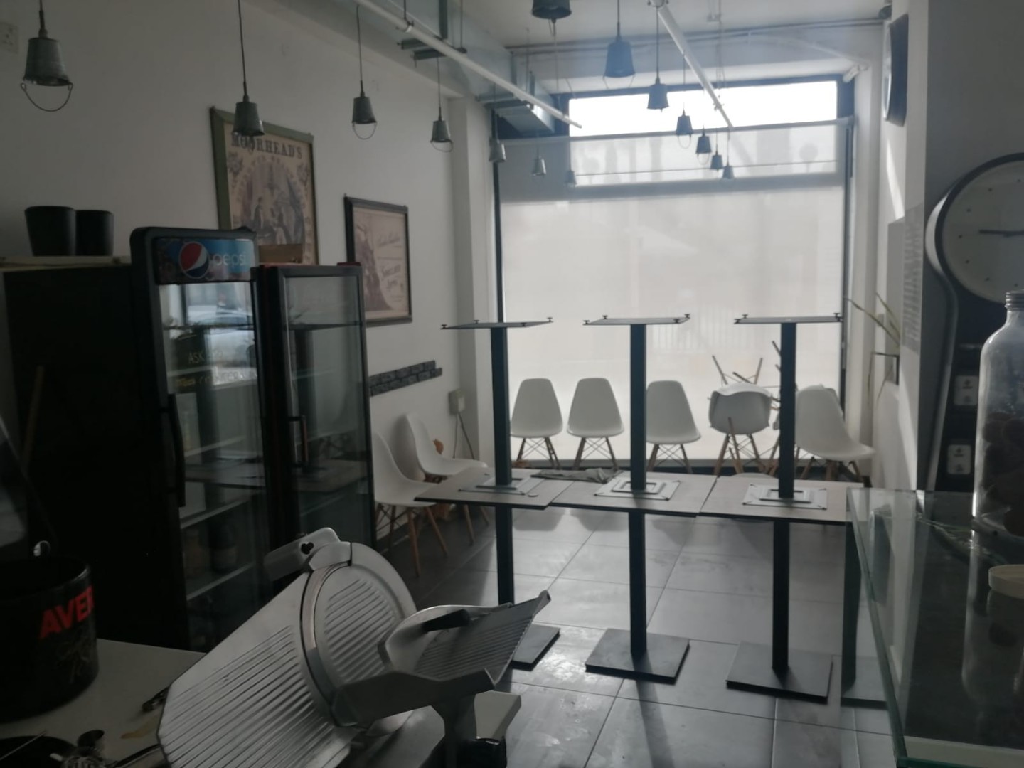 Commercial property: Coffee shop to let in Ta' Xbiex seafront