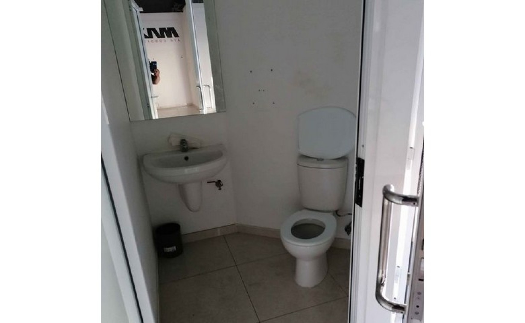 Shops for rent in Malta: Mriehel 96sqm showroom for rent