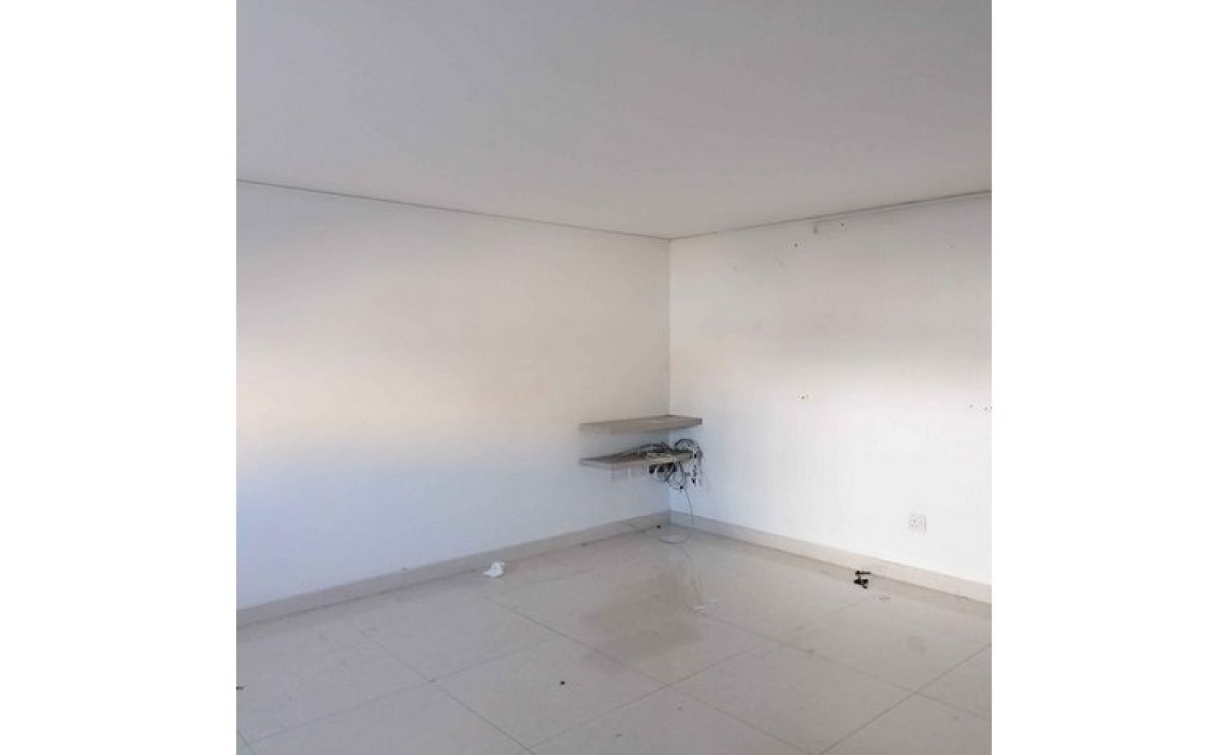 Shops for rent in Malta: Mriehel 96sqm showroom for rent