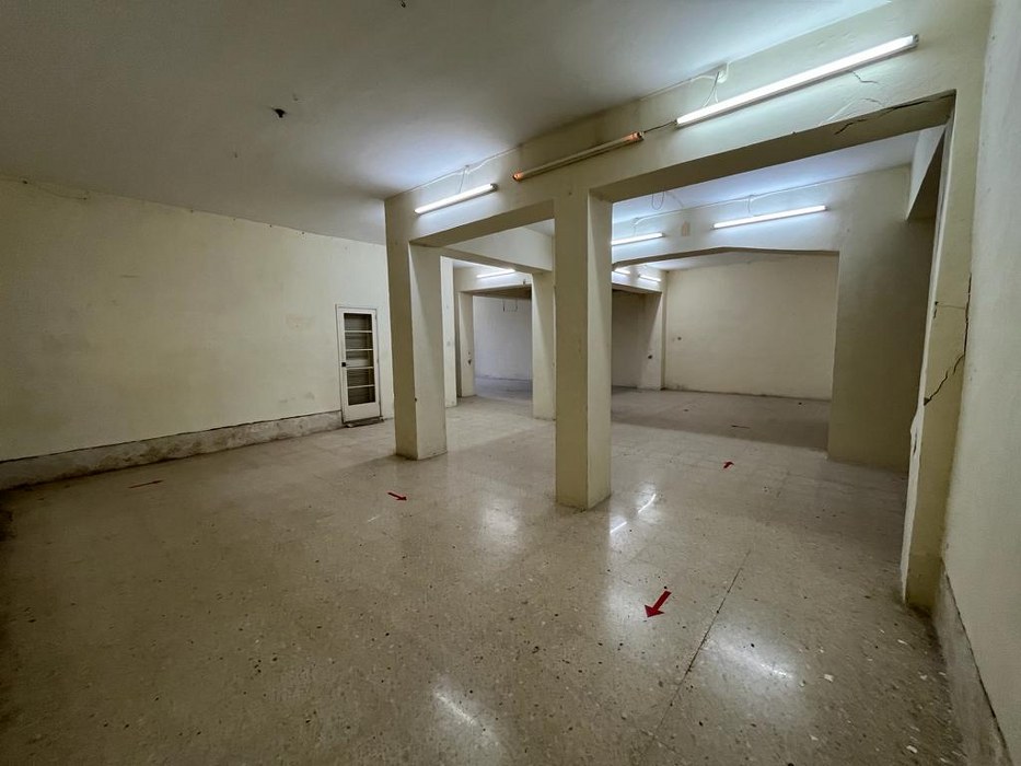 Balluta seafront shop / office for rent with an area of 225sqm