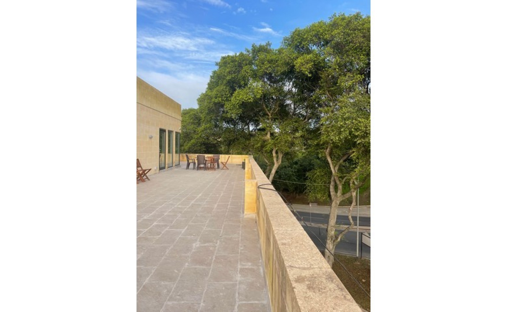 Penthouse Office with 300sqm for rent in Pieta