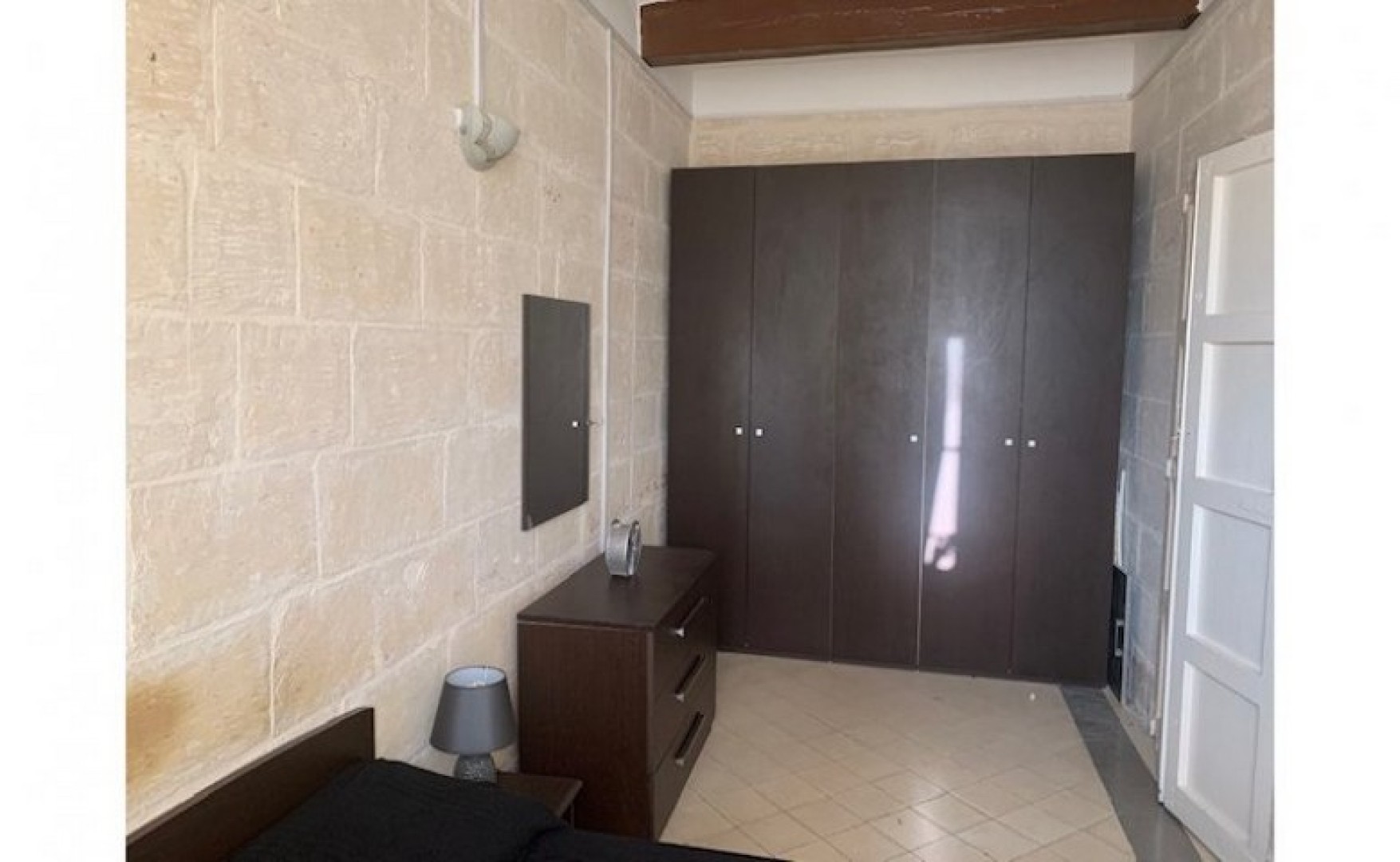 Estate agents Malta: x18 one bedroom apartments for rent in Valletta