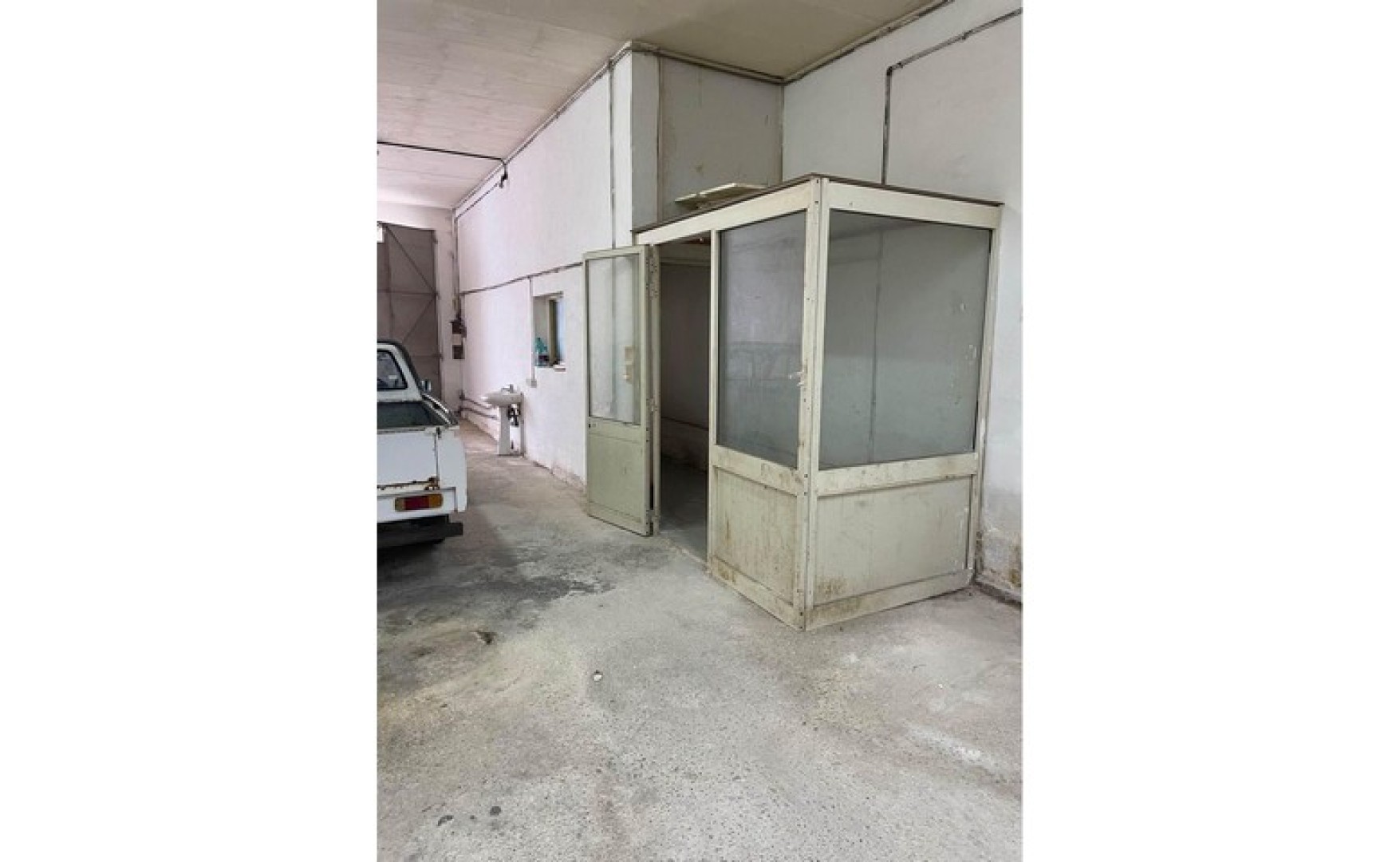 Estate agents Malta: 325sqm commercial for rent in St Venera
