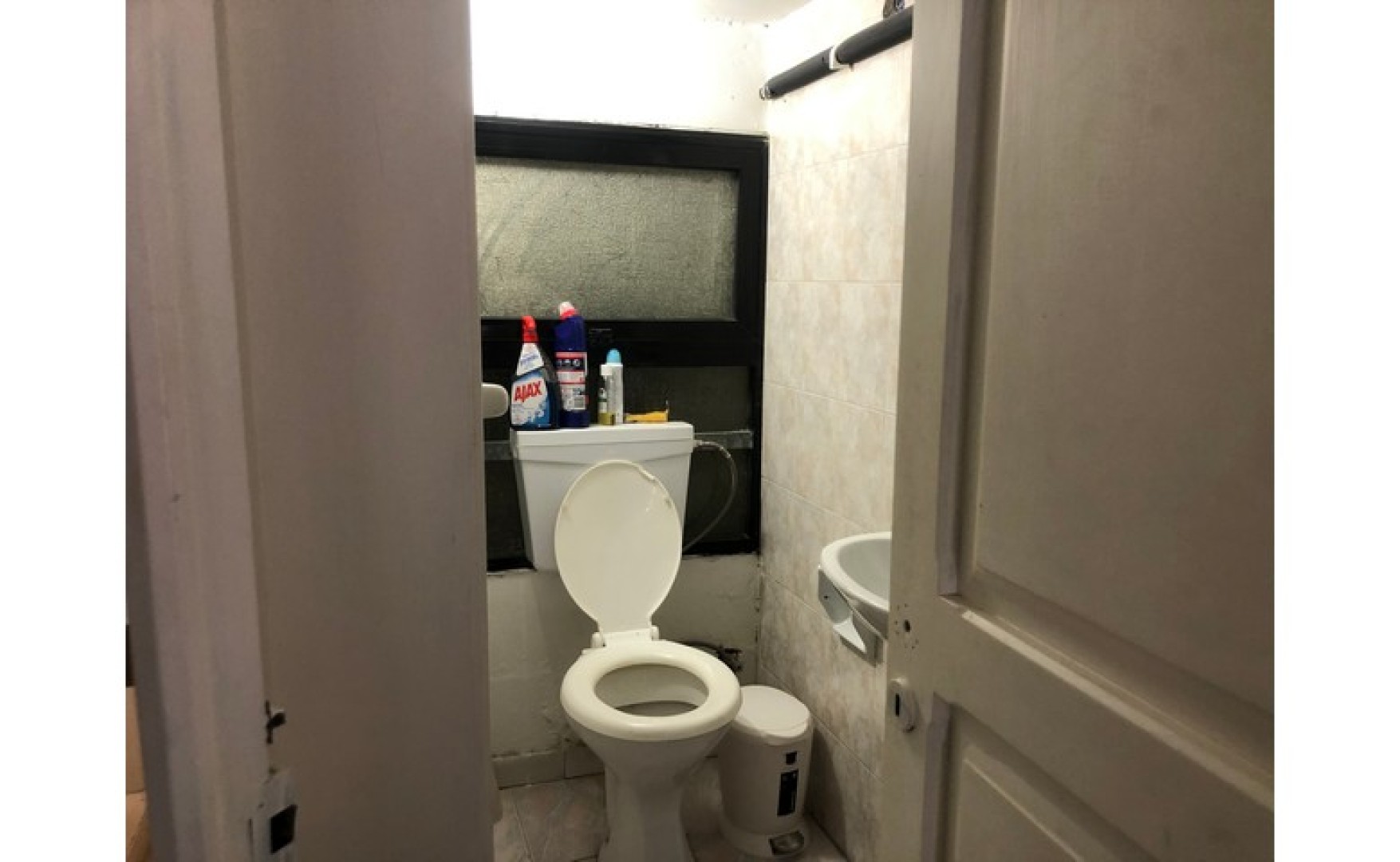 Shop to let Malta: Sliema 36sqm commercial premises for rent in Bisazza street