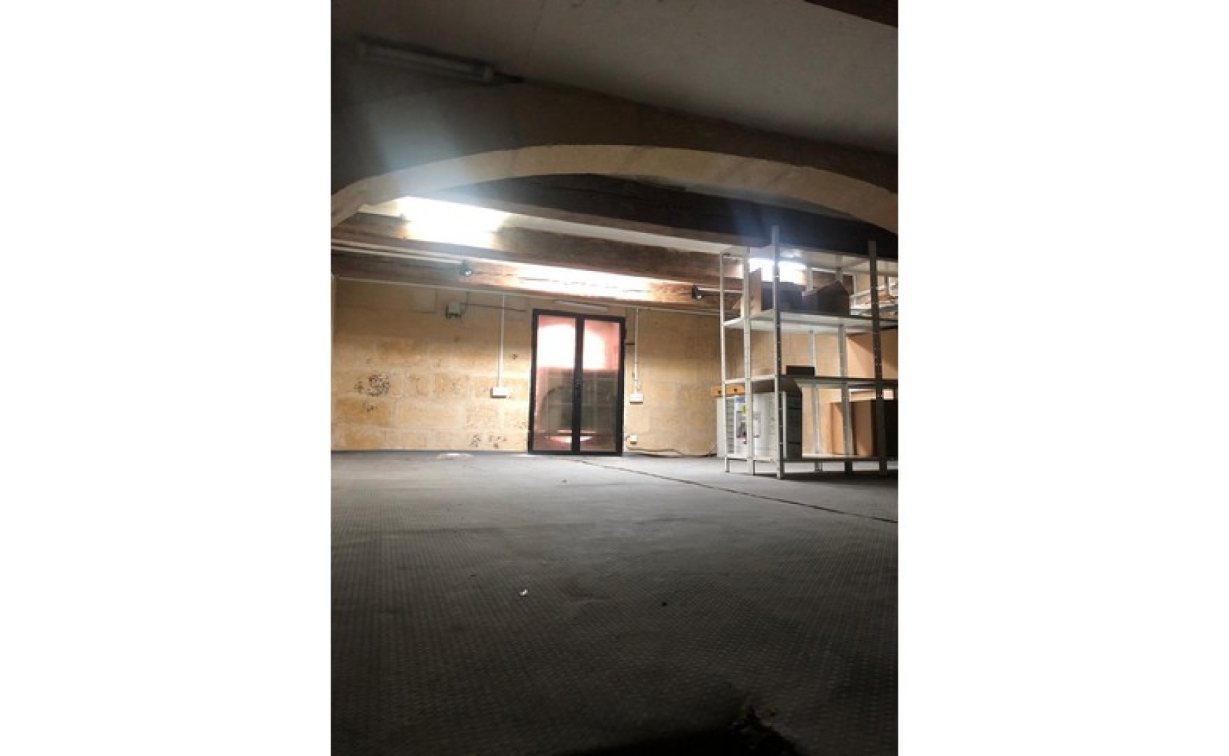 Shop to let in Malta: 60sqm commercial premises in Valletta