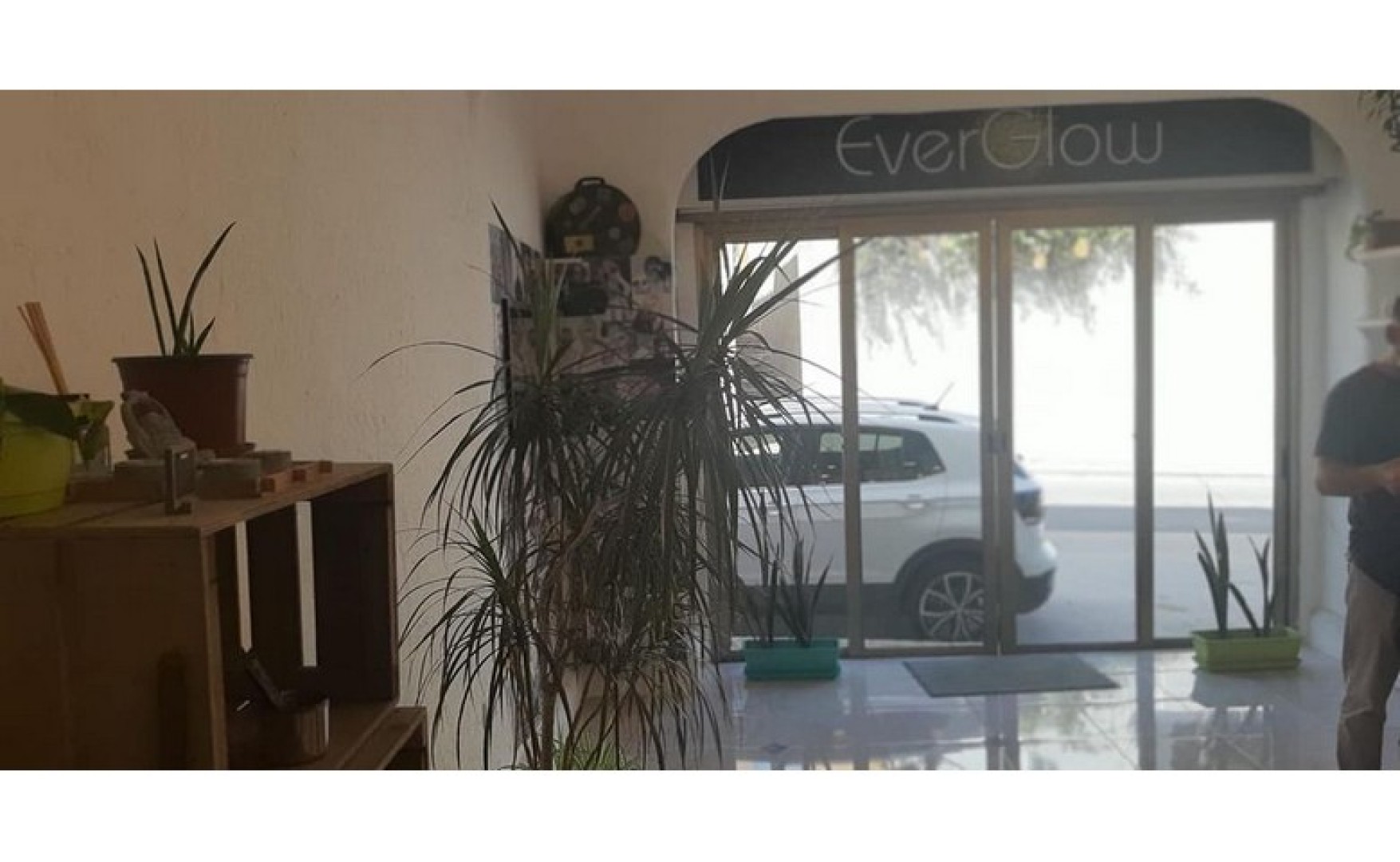 Shops for rent in Malta: 85sqm premises for rent in San Gwann