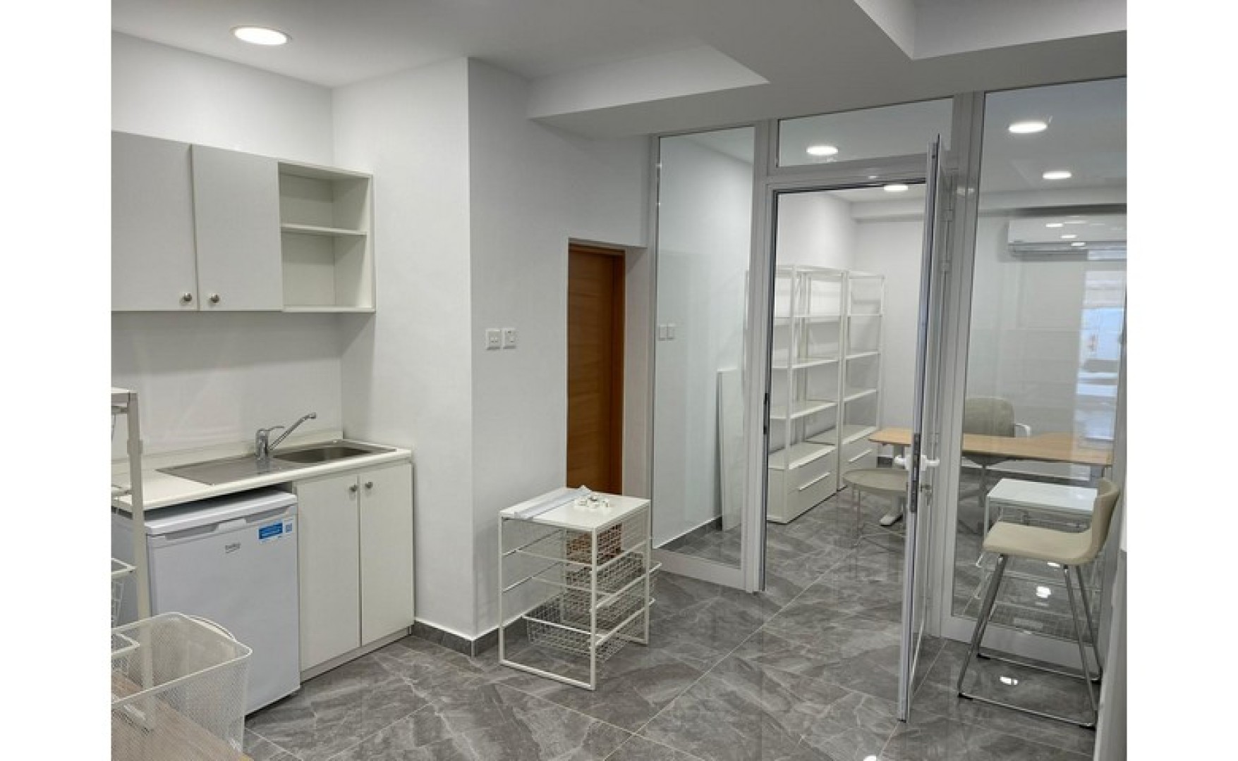 Office to let in Malta: 100sqm commercial premises for rent in Gzira