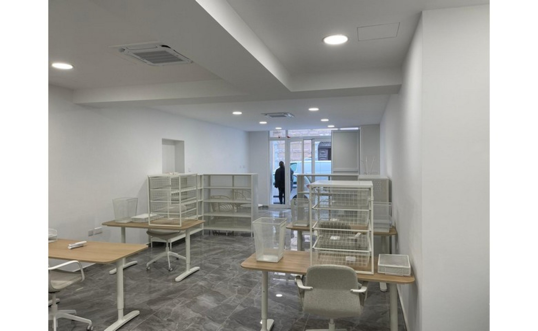 Office to let in Malta: 100sqm commercial premises for rent in Gzira