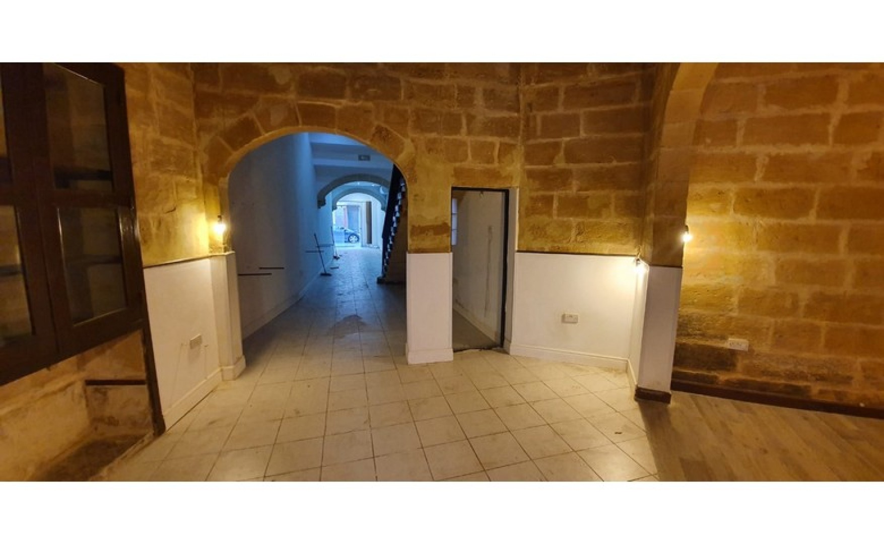 Malta real estate: 220sqm Shop in Mosta to let