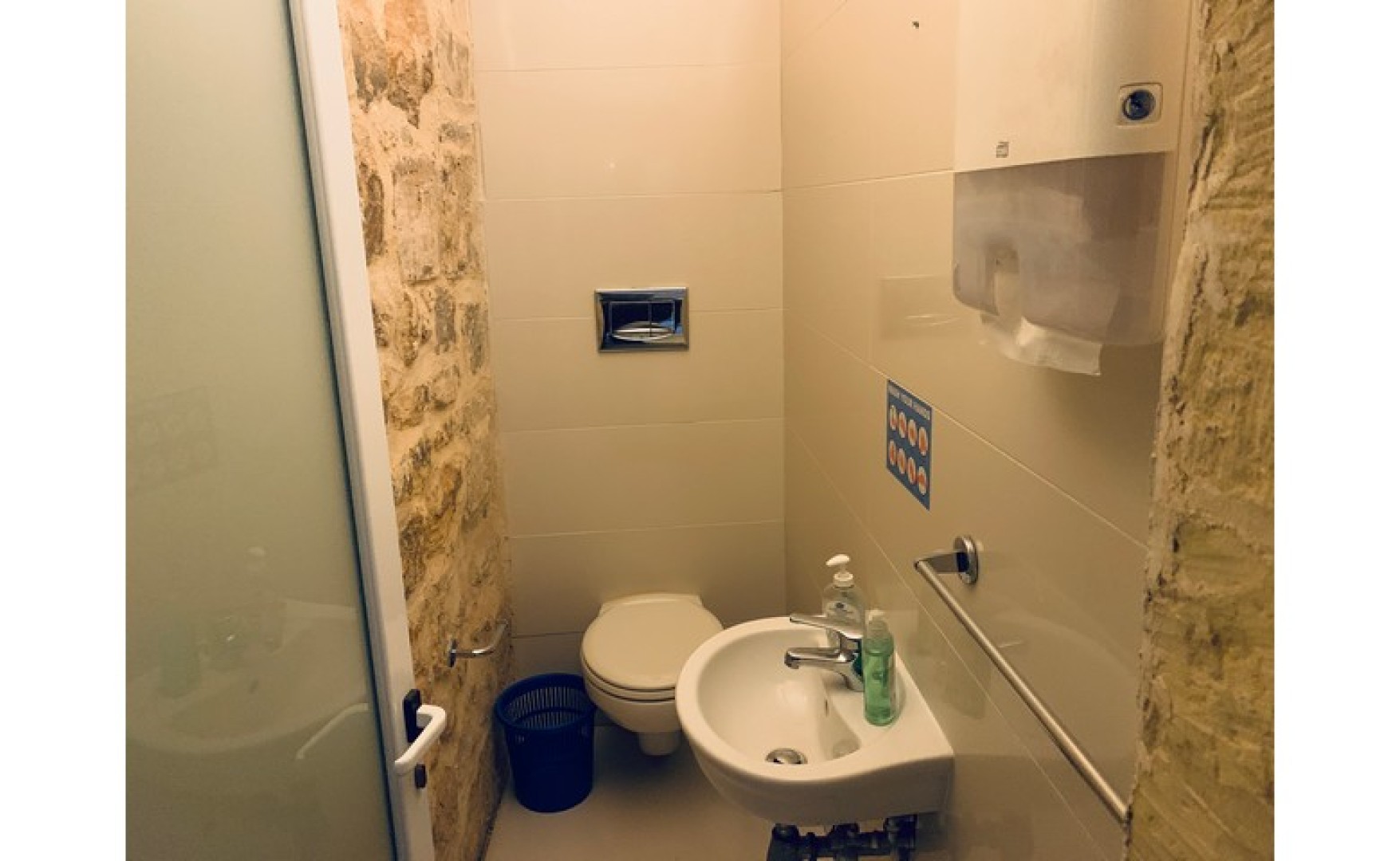 Offices for rent Malta: Valletta 330sqm Palazzo Office with Own Entrance