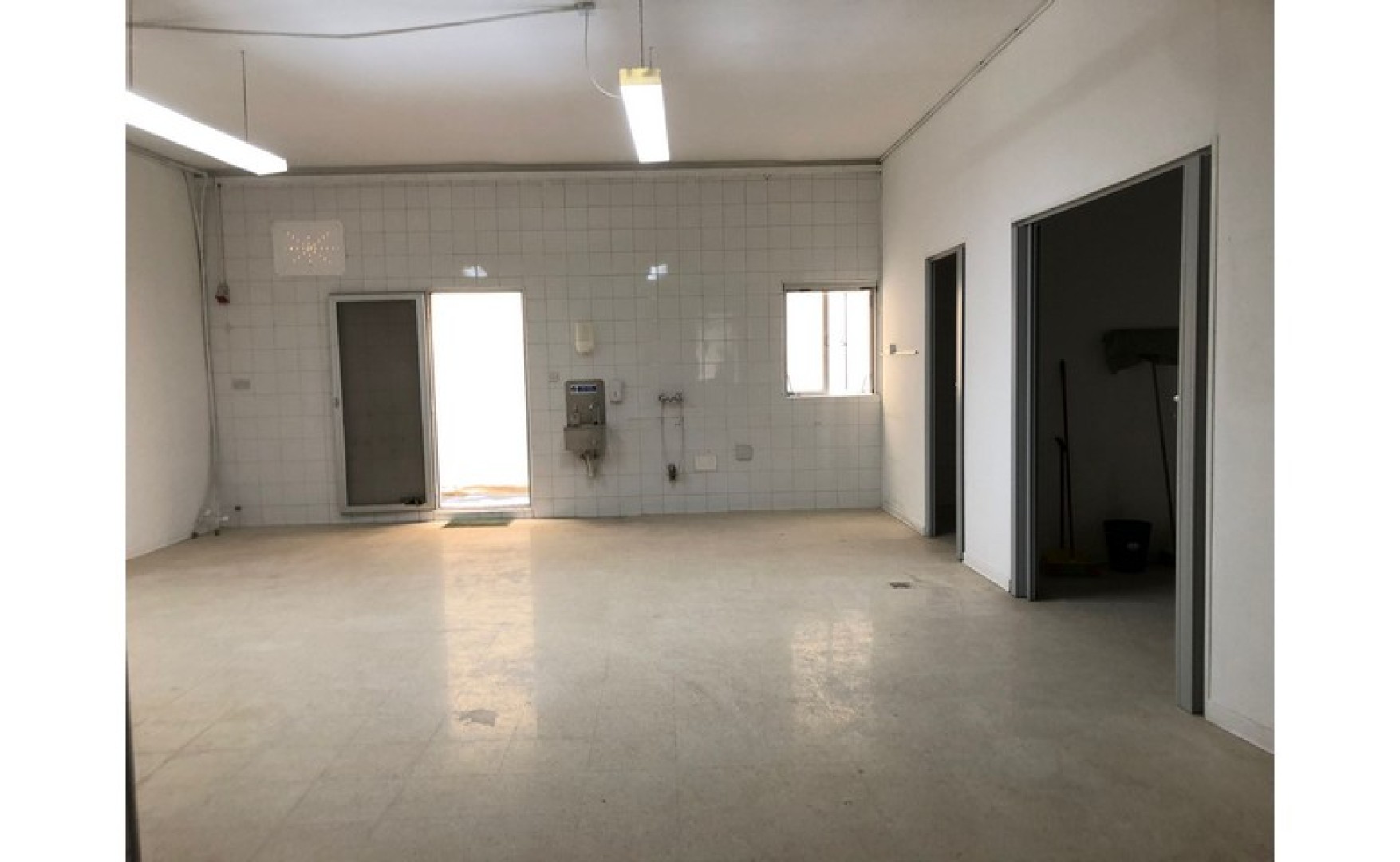 Shop to let in Malta: San Gwann 140sqm shop for rent
