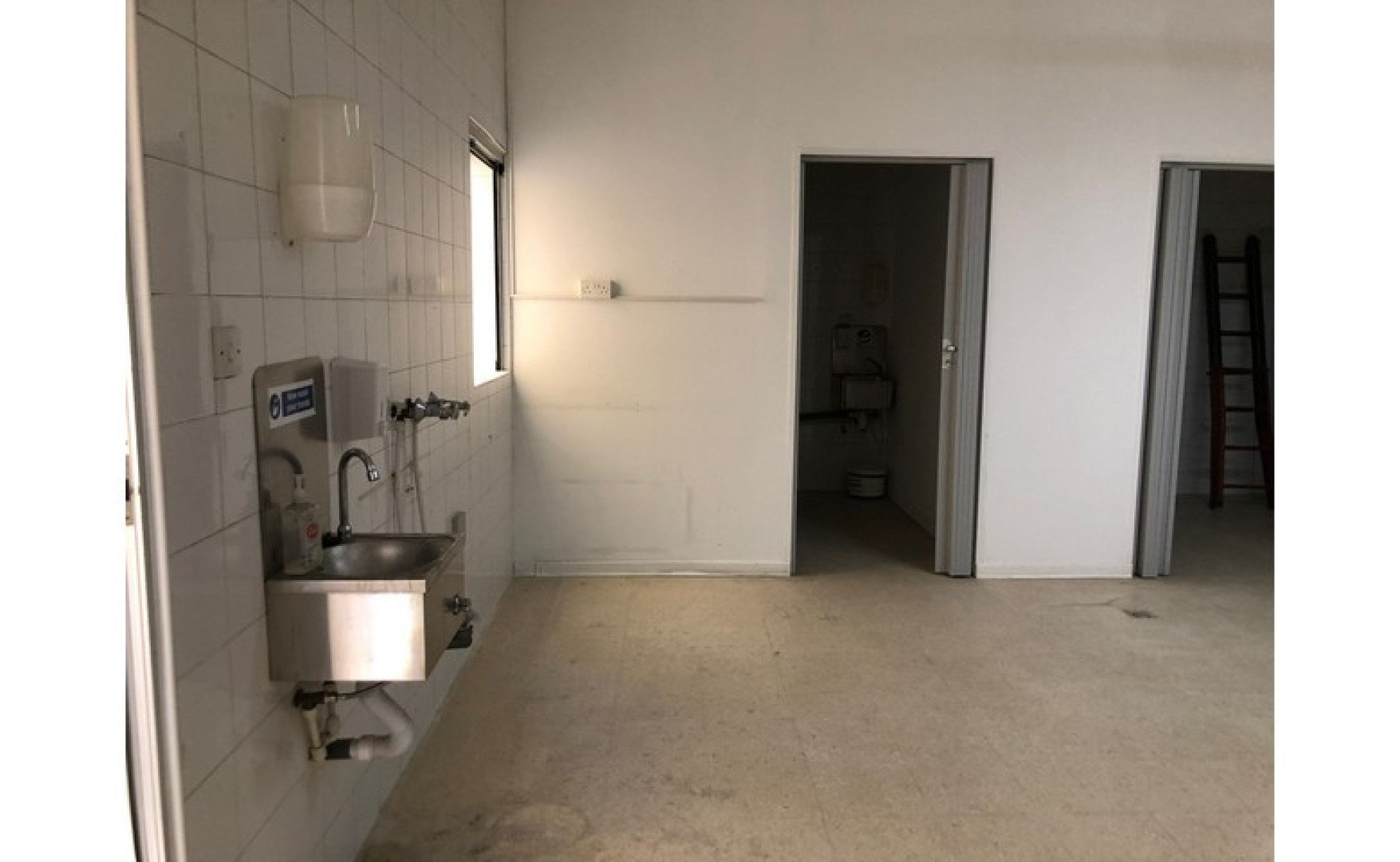 Shop to let in Malta: San Gwann 140sqm shop for rent