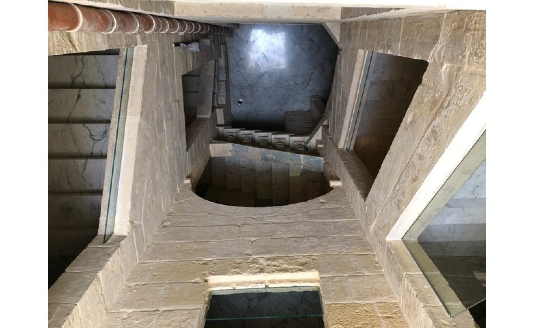 Offices for rent Malta: Valletta 330sqm Palazzo Office with Own Entrance
