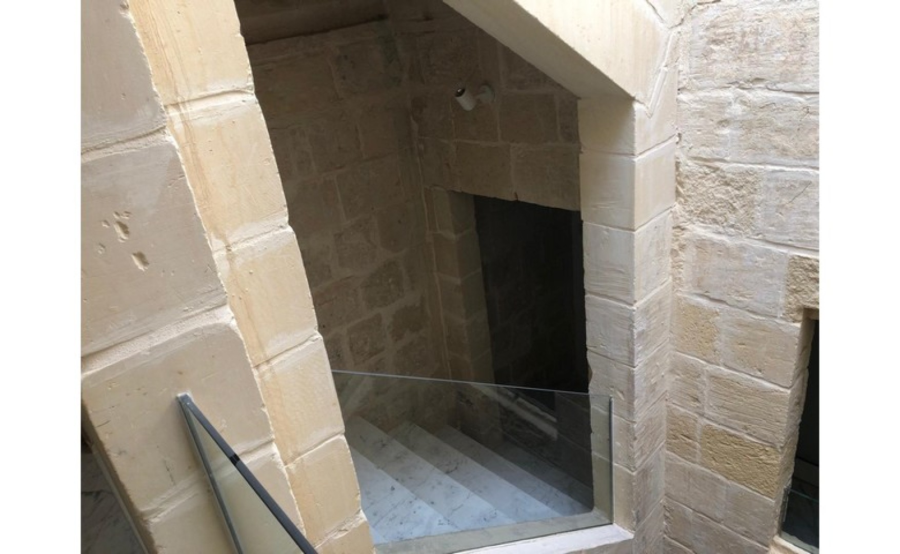 Offices for rent Malta: Valletta 330sqm Palazzo Office with Own Entrance