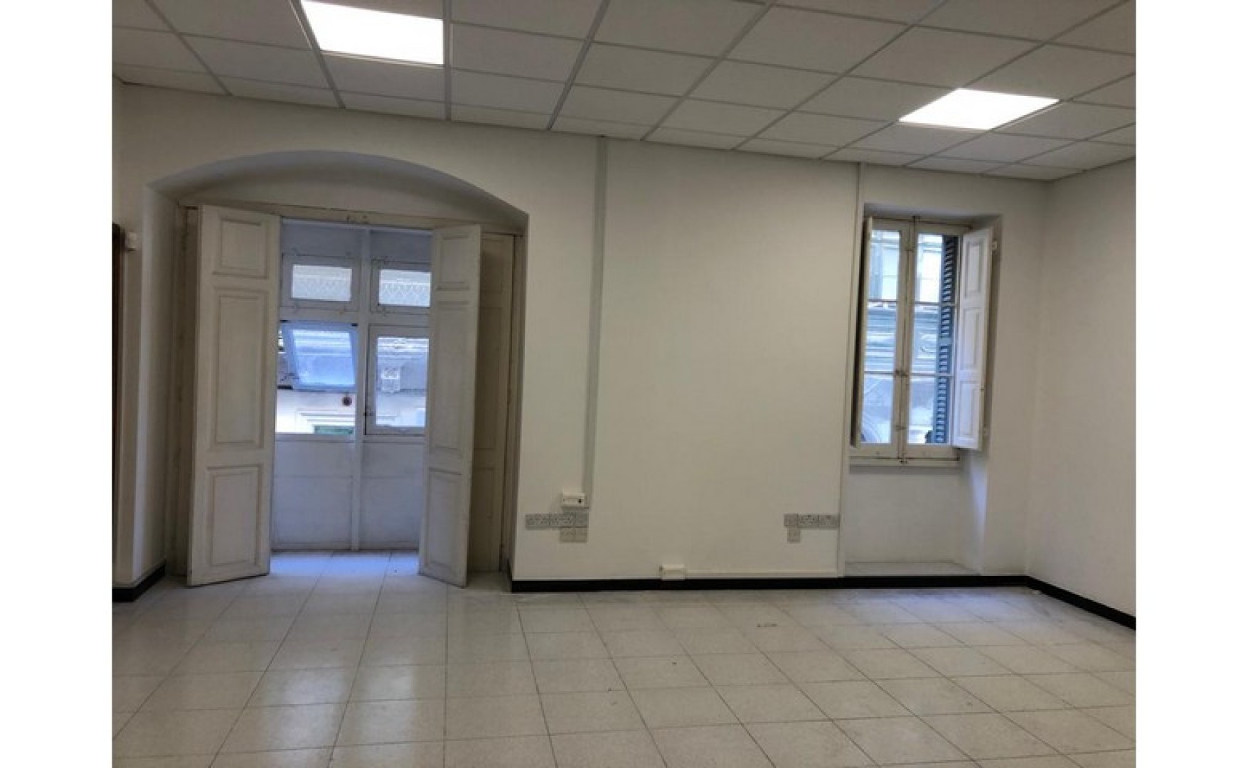 Office that Consists of 200sqm value for money