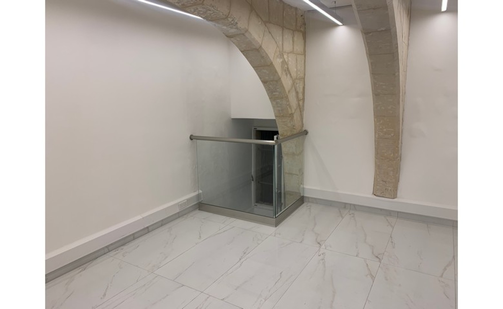 Office / shop in Valletta with an area of 175sqm