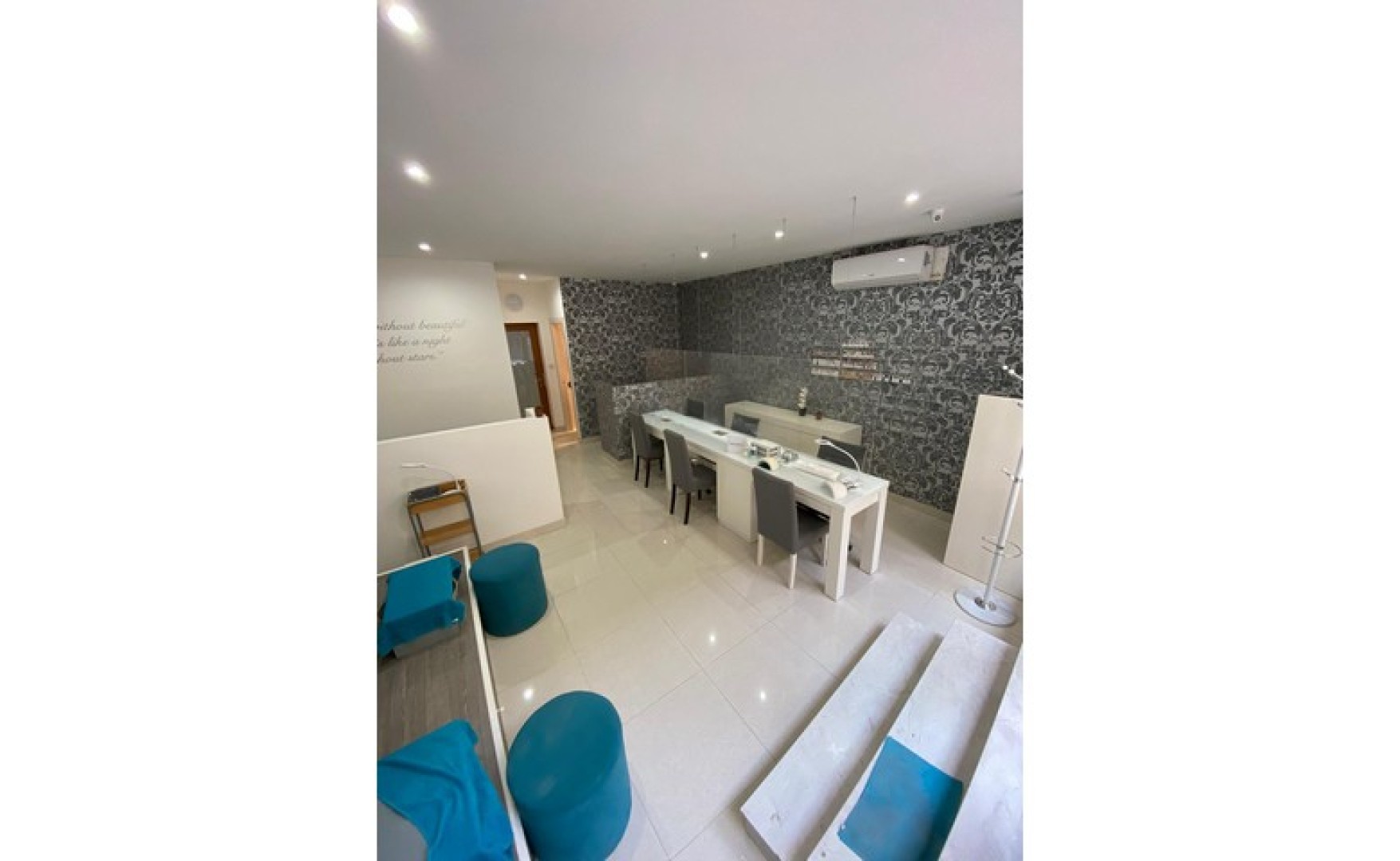 Shops for rent in Malta: 39sqm Sliema commercial premises to let