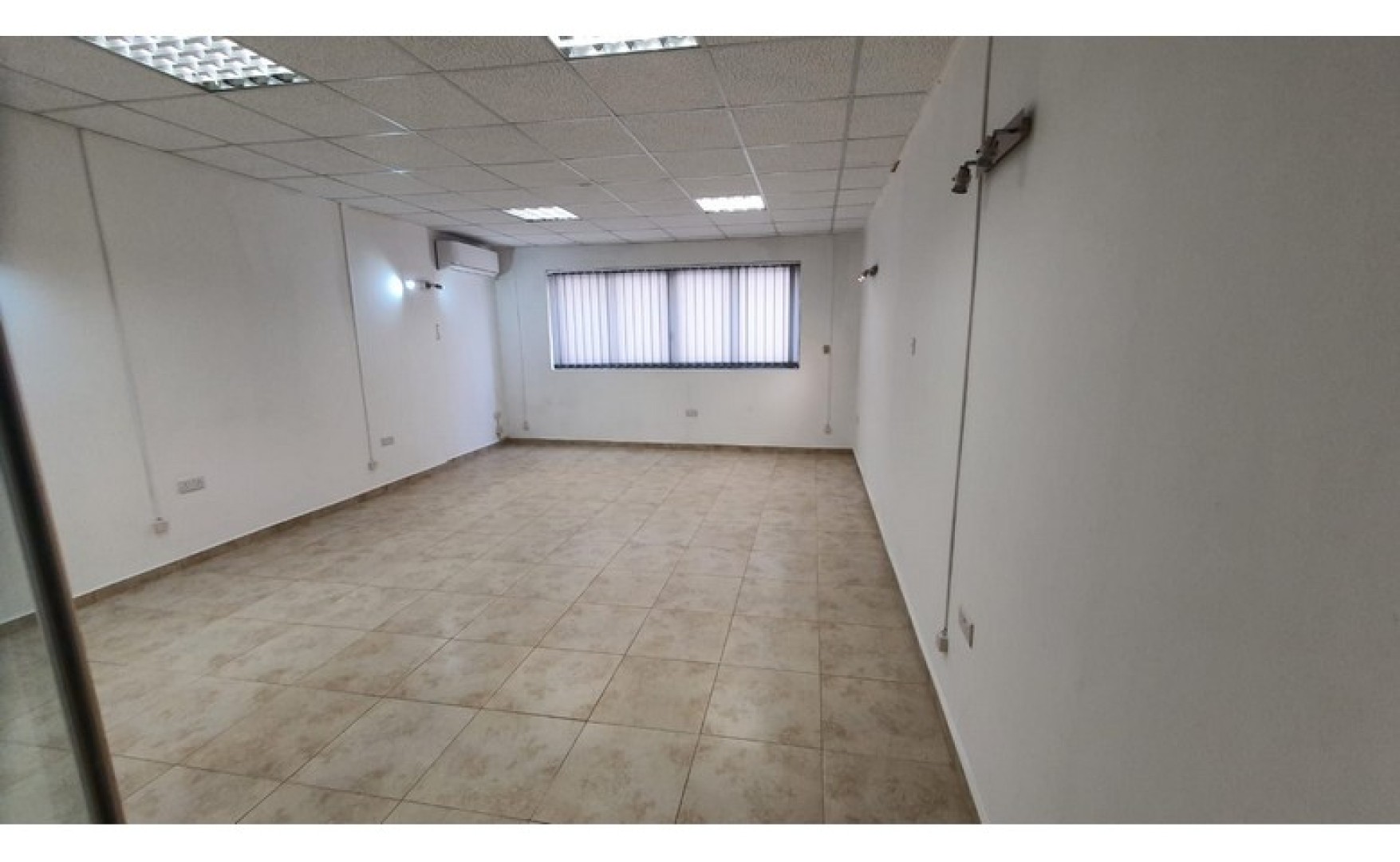 Office to let Malta: Ta' Xbiex 90sqm office for rent
