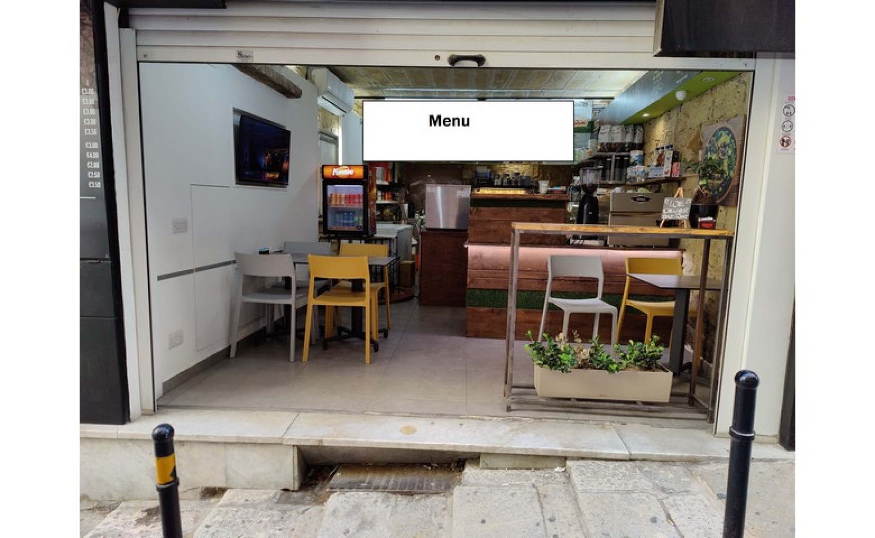 Restaurants for rent in Malta: Valletta commercial premises in a key location with class 4D