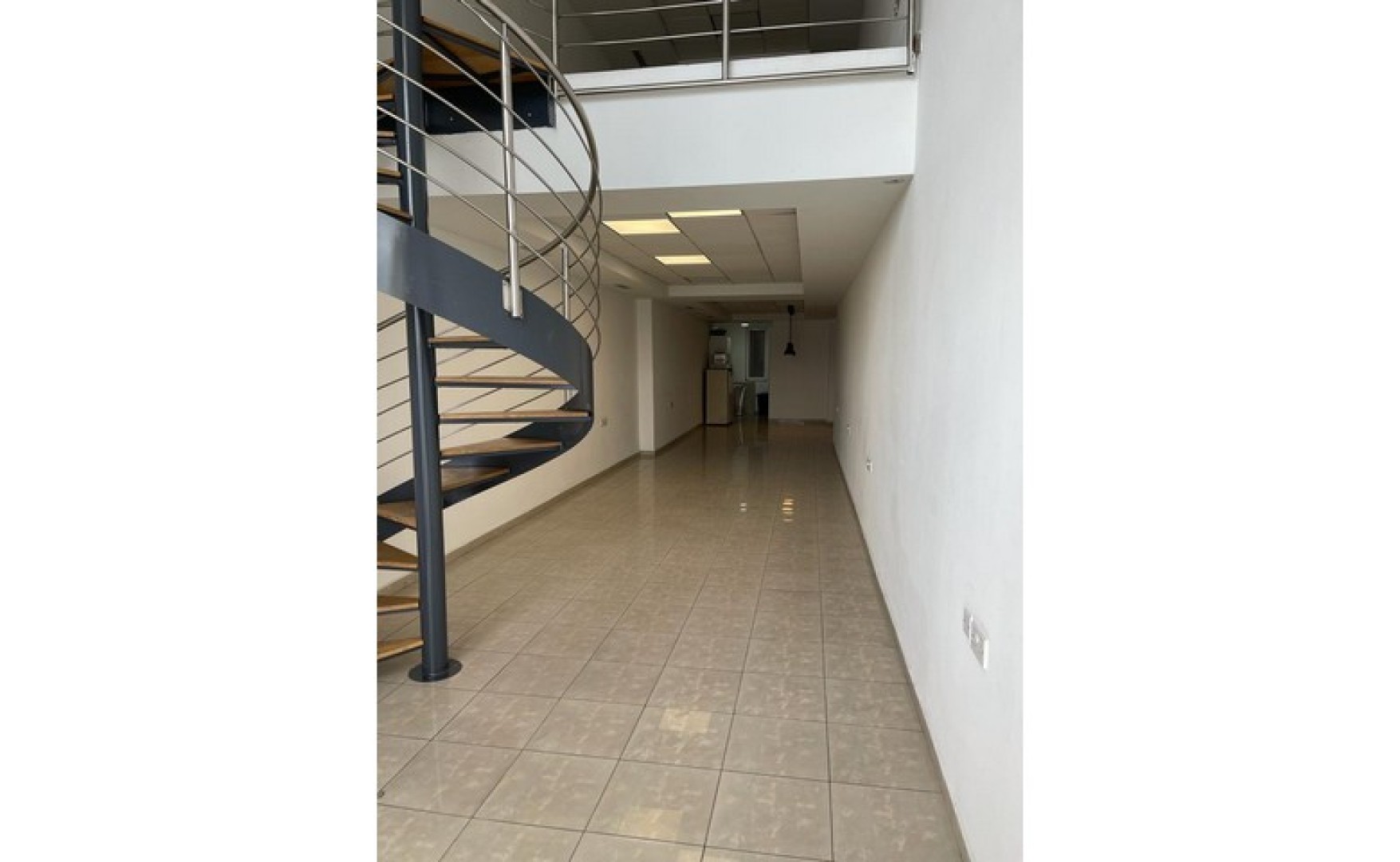 Office to let in Malta: 110sqm Duplex office in Gzira on the ground and 1st floor