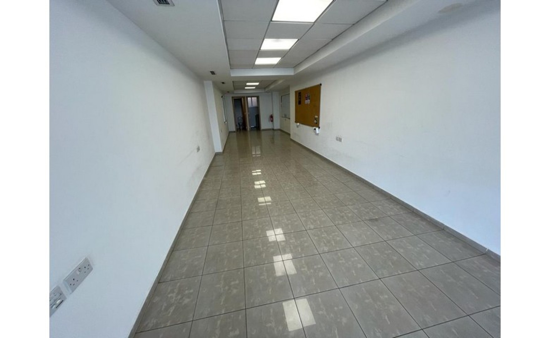 Office to let in Malta: 110sqm Duplex office in Gzira on the ground and 1st floor