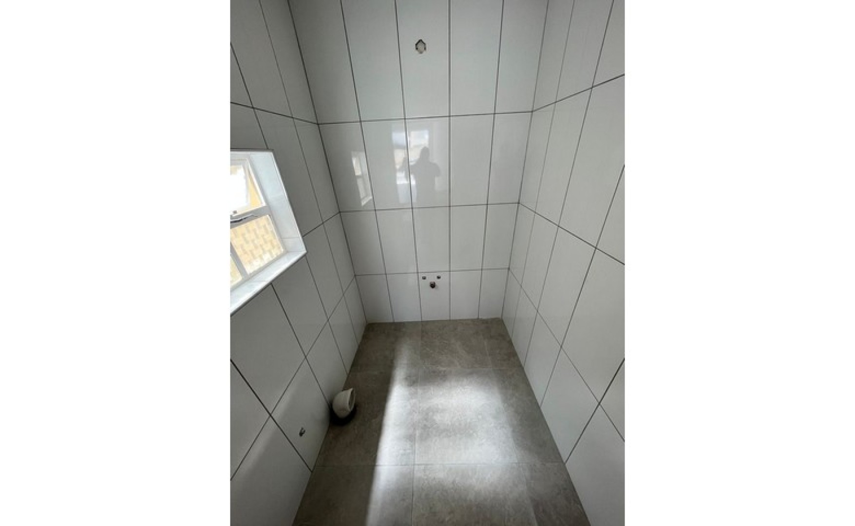 Shops for rent in Malta: Corner shop for rent in Gharghur