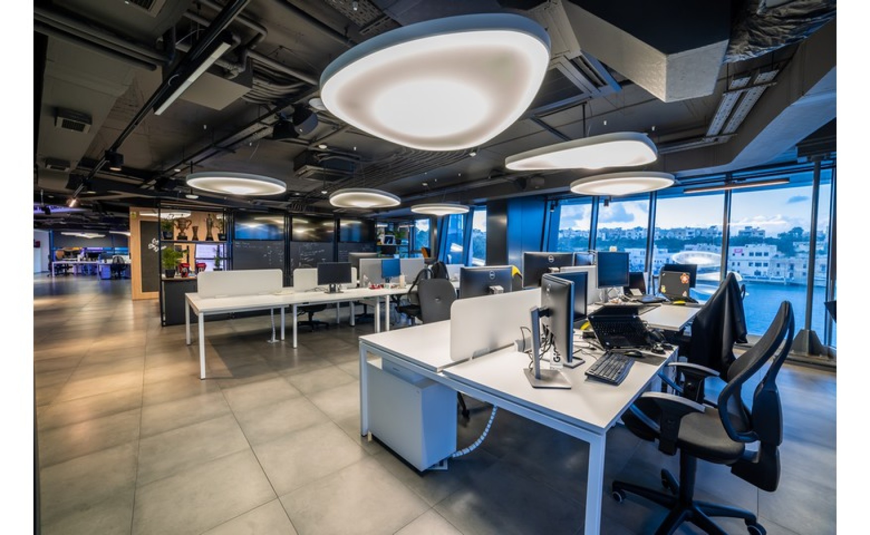 Modern Office for rent that over looks the Beach in St Julians