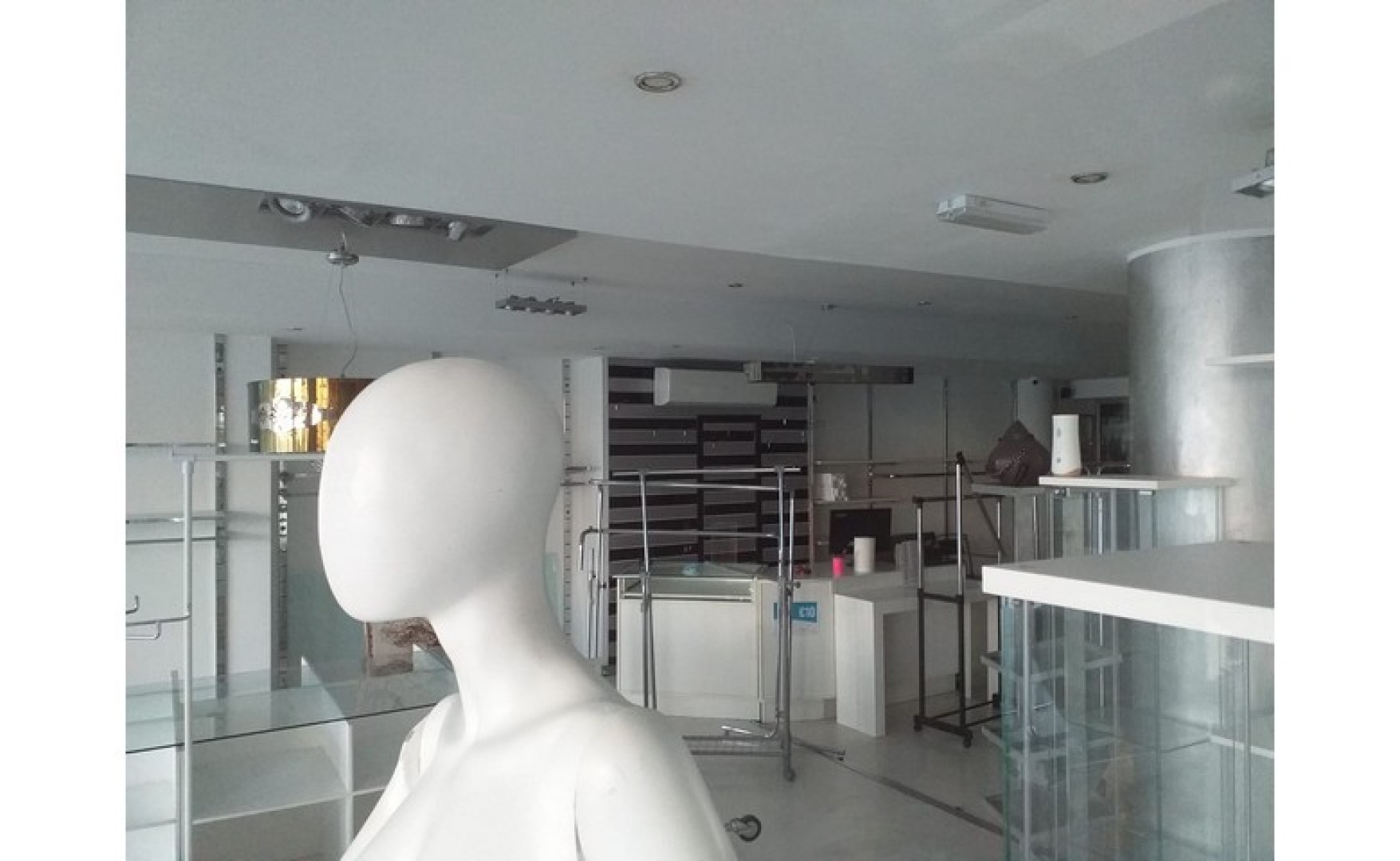 Office/shop for rent in Malta: Corner 80sqm premises for rent in St Julian's