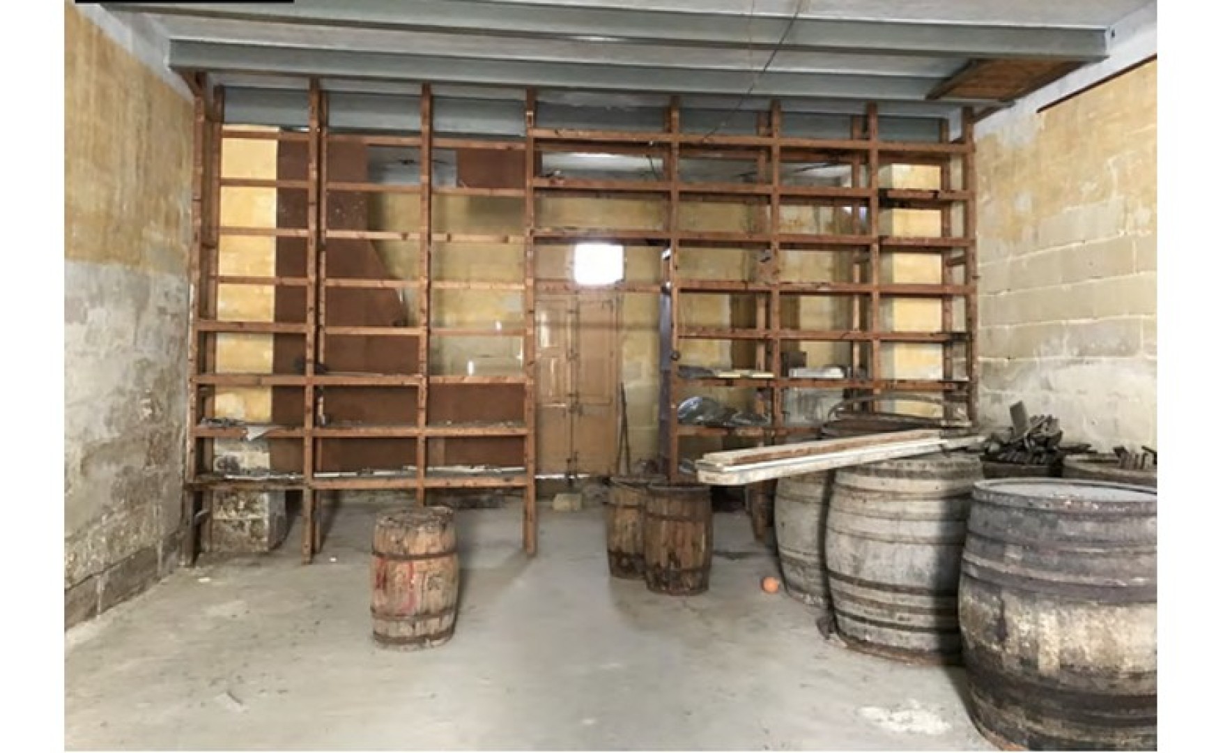 Zabbar 121sqm warehouse for rent with class 4B permits