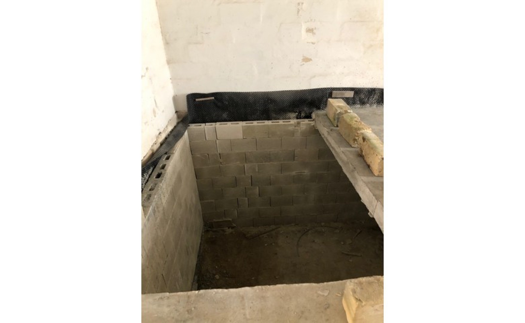 Estate agents Malta: Zebbug 640sqm commercial premises for rent