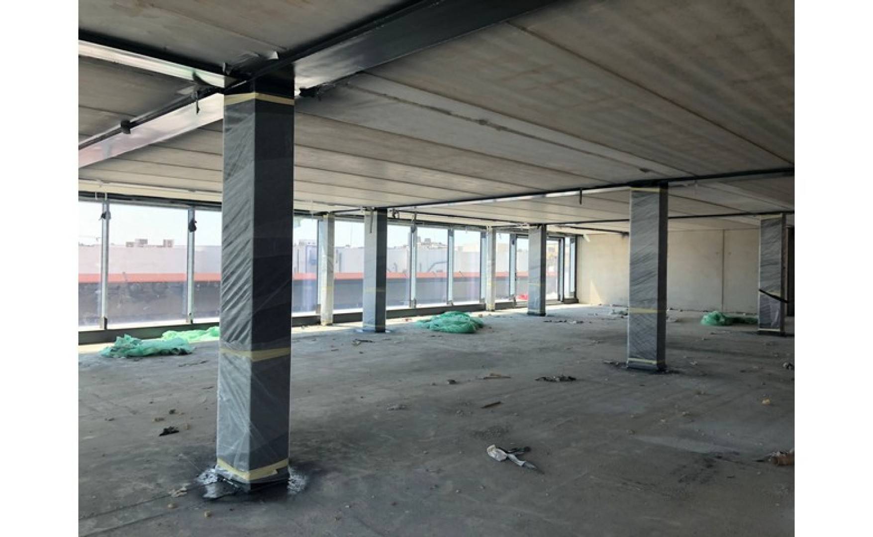 penthouse office with a terrace and an area of 950 sqm for rent in Gzira