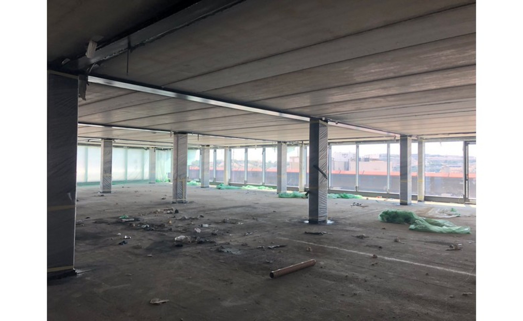 penthouse office with a terrace and an area of 950 sqm for rent in Gzira