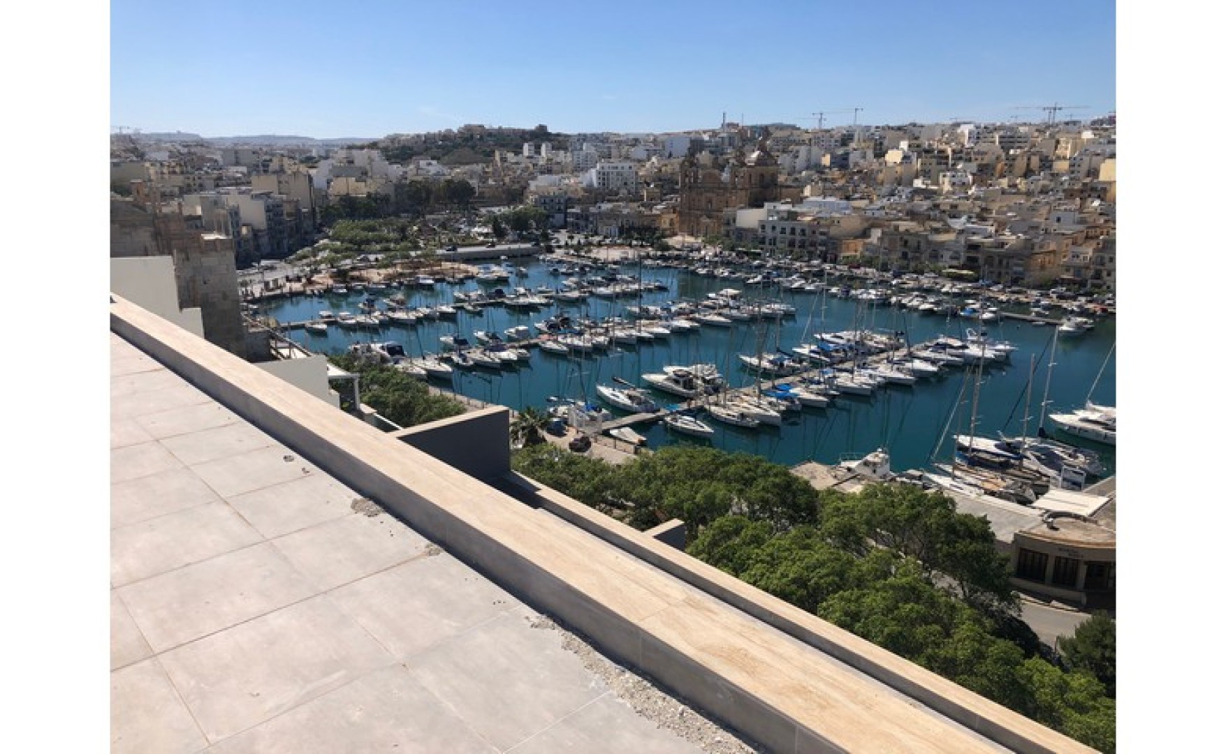 Office space for rent in Pieta with seaviews and parking