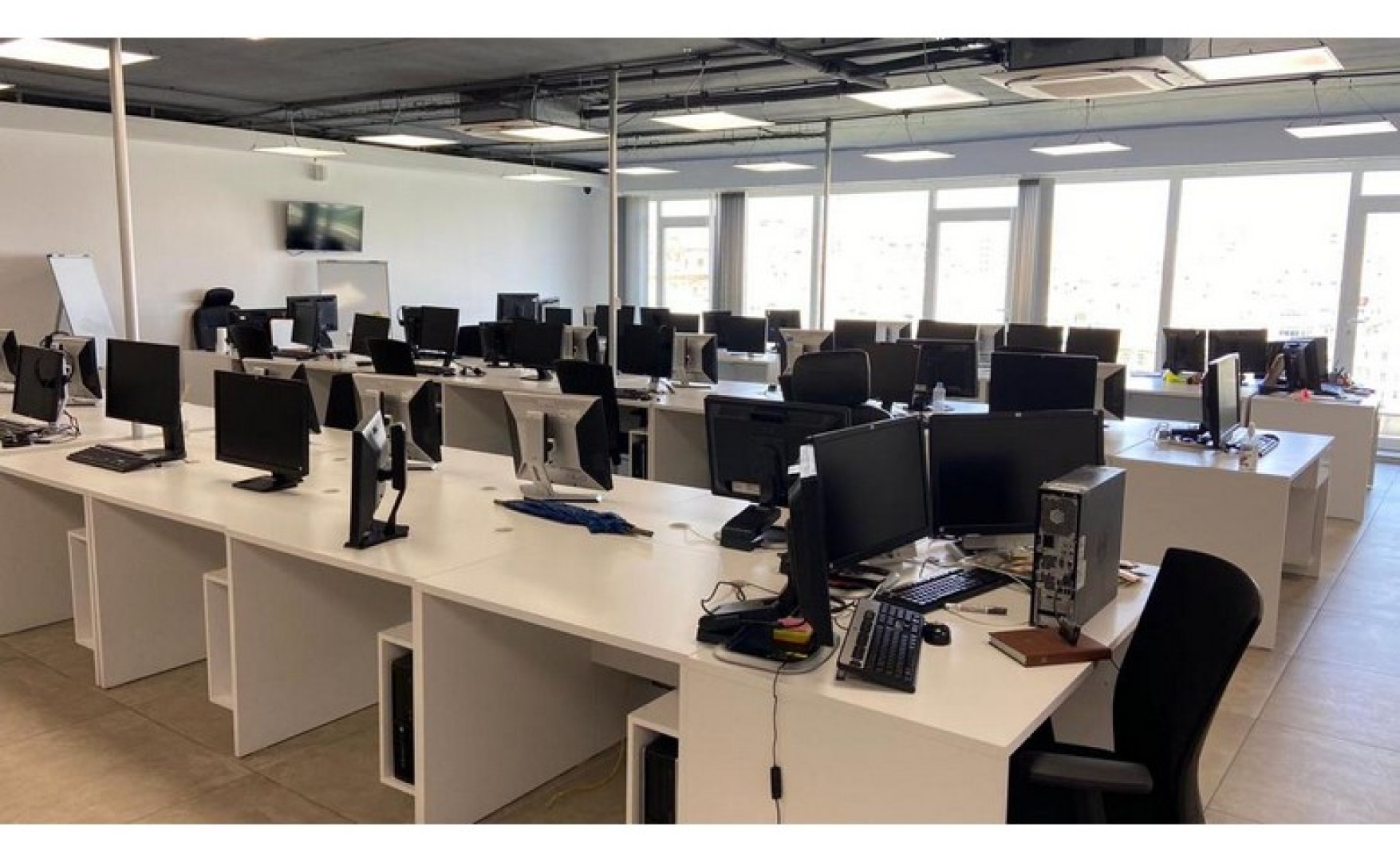 Office space for rent in Pieta with seaviews and parking