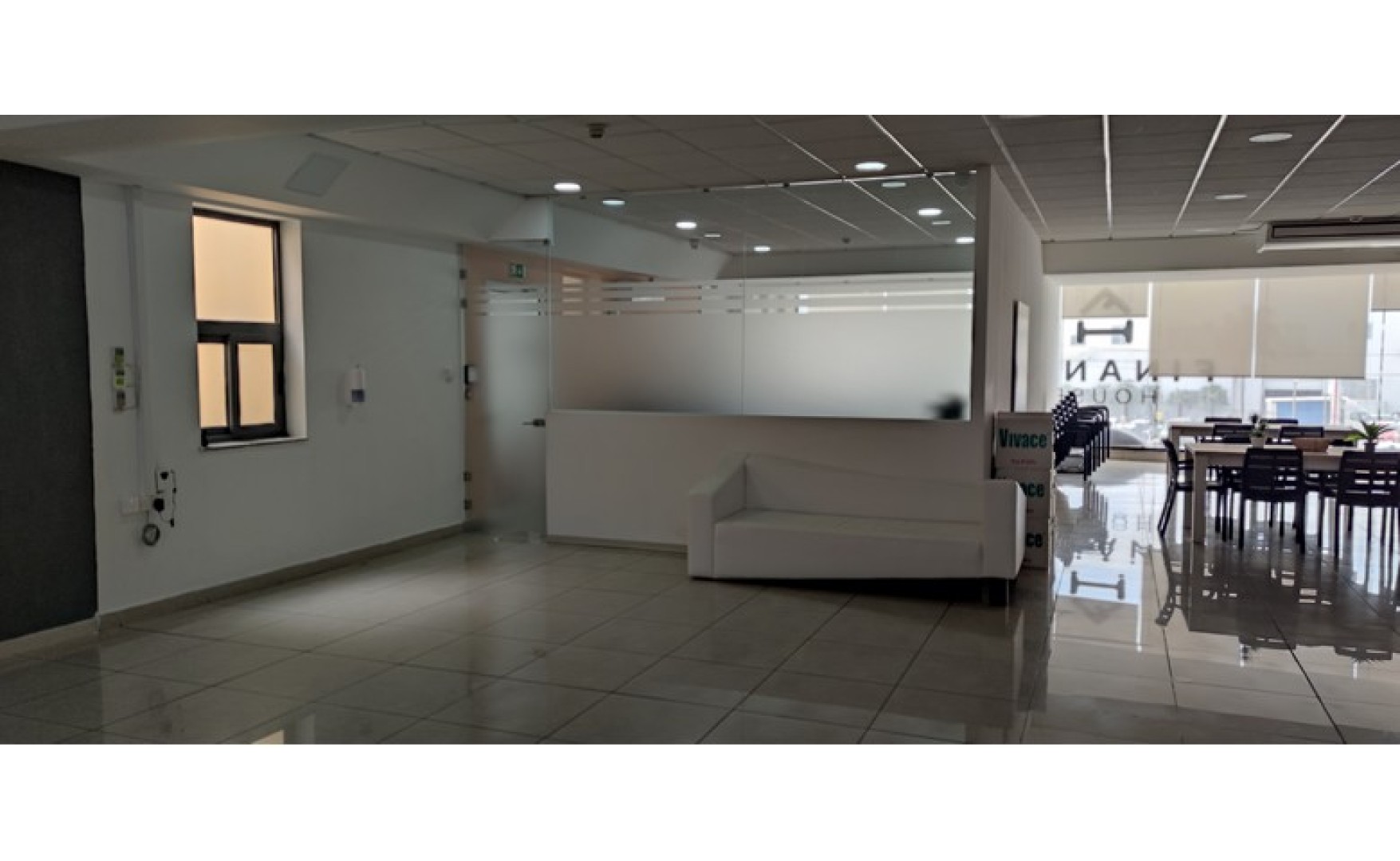 Real estate Malta: 450sqm basement garage for rent in Zebbug