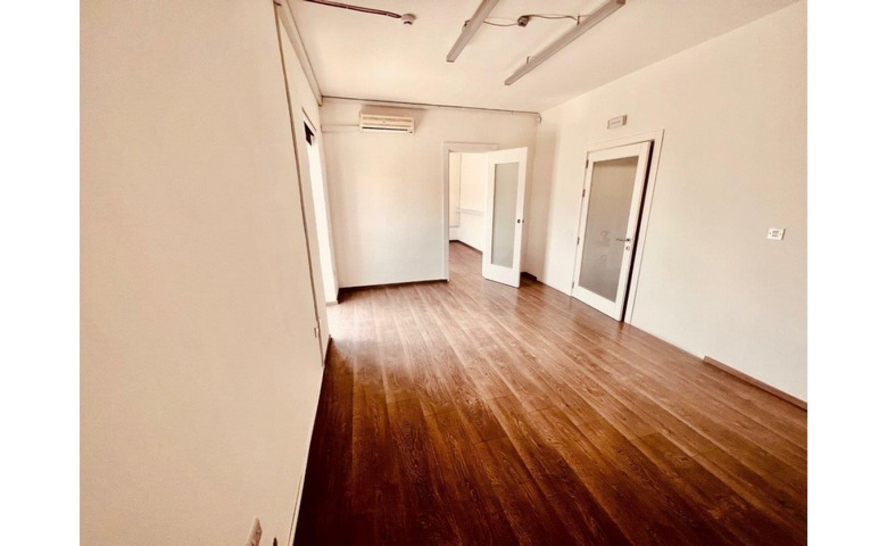 office with own entrance in Gwardamangia to let