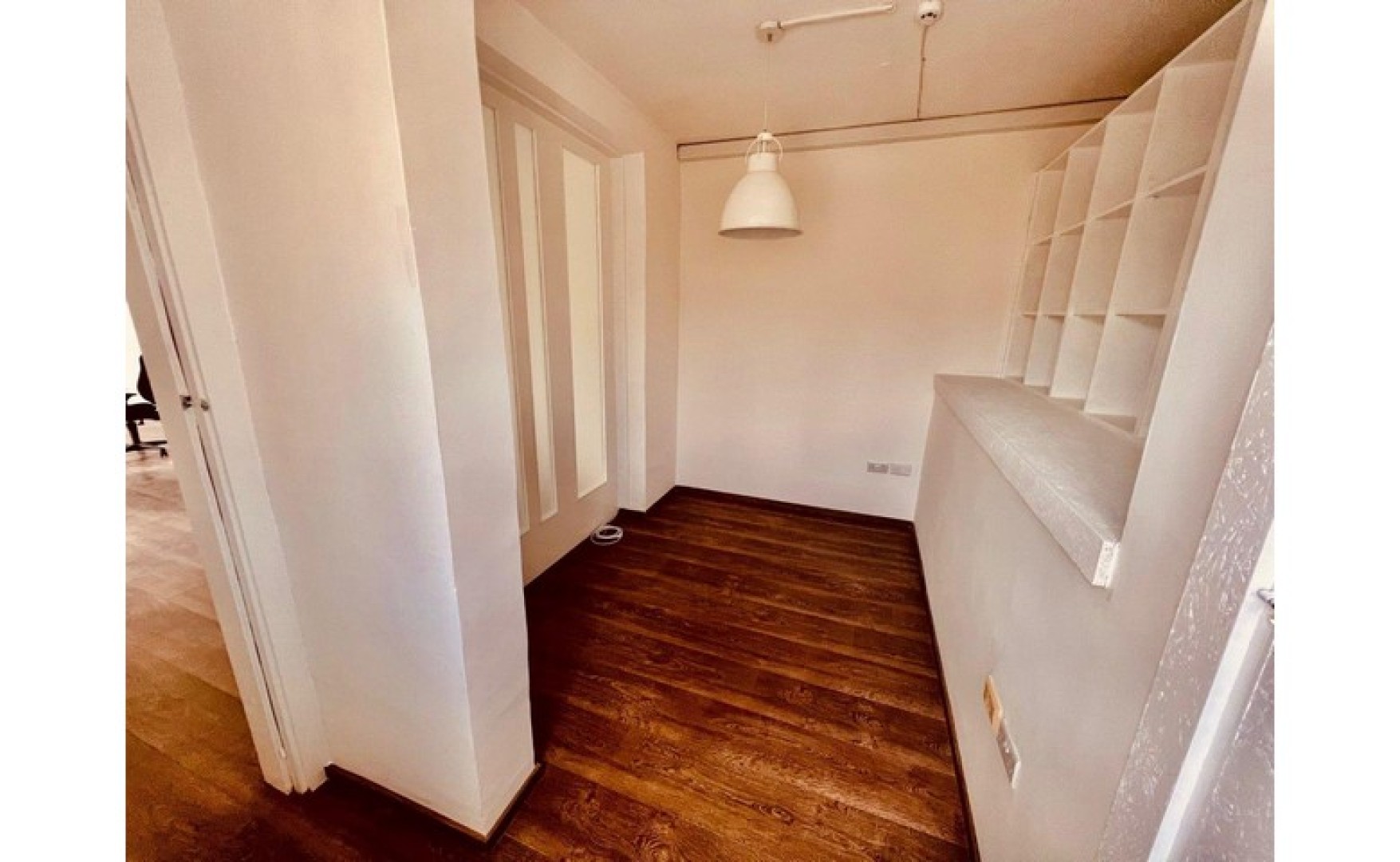 office with own entrance in Gwardamangia to let