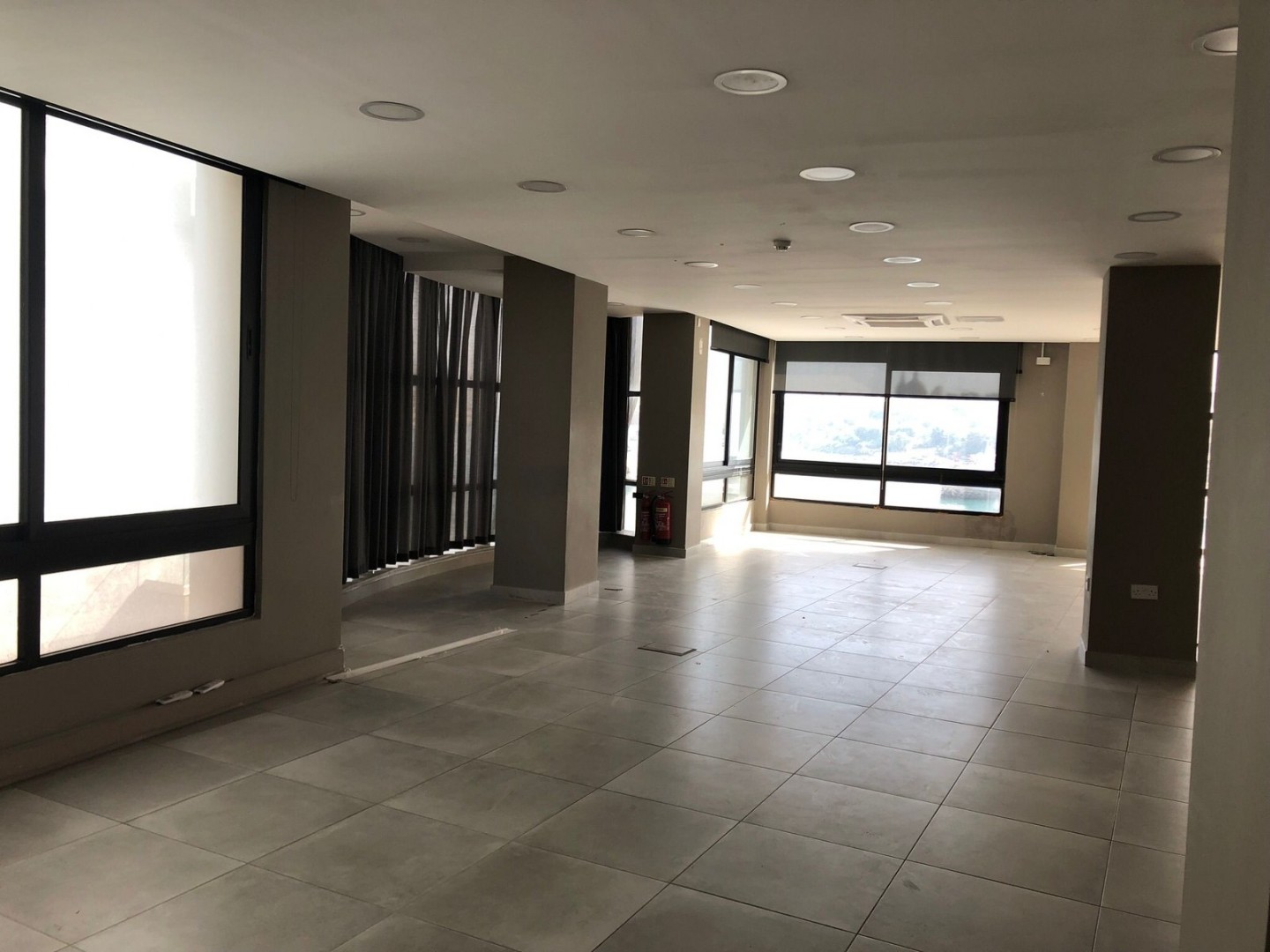 Stunning Office that Consists of 790sqm on the Strand Seafront for Sale !