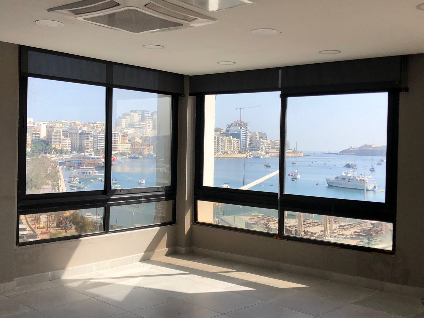 Stunning Office that Consists of 790sqm on the Strand Seafront for Sale !