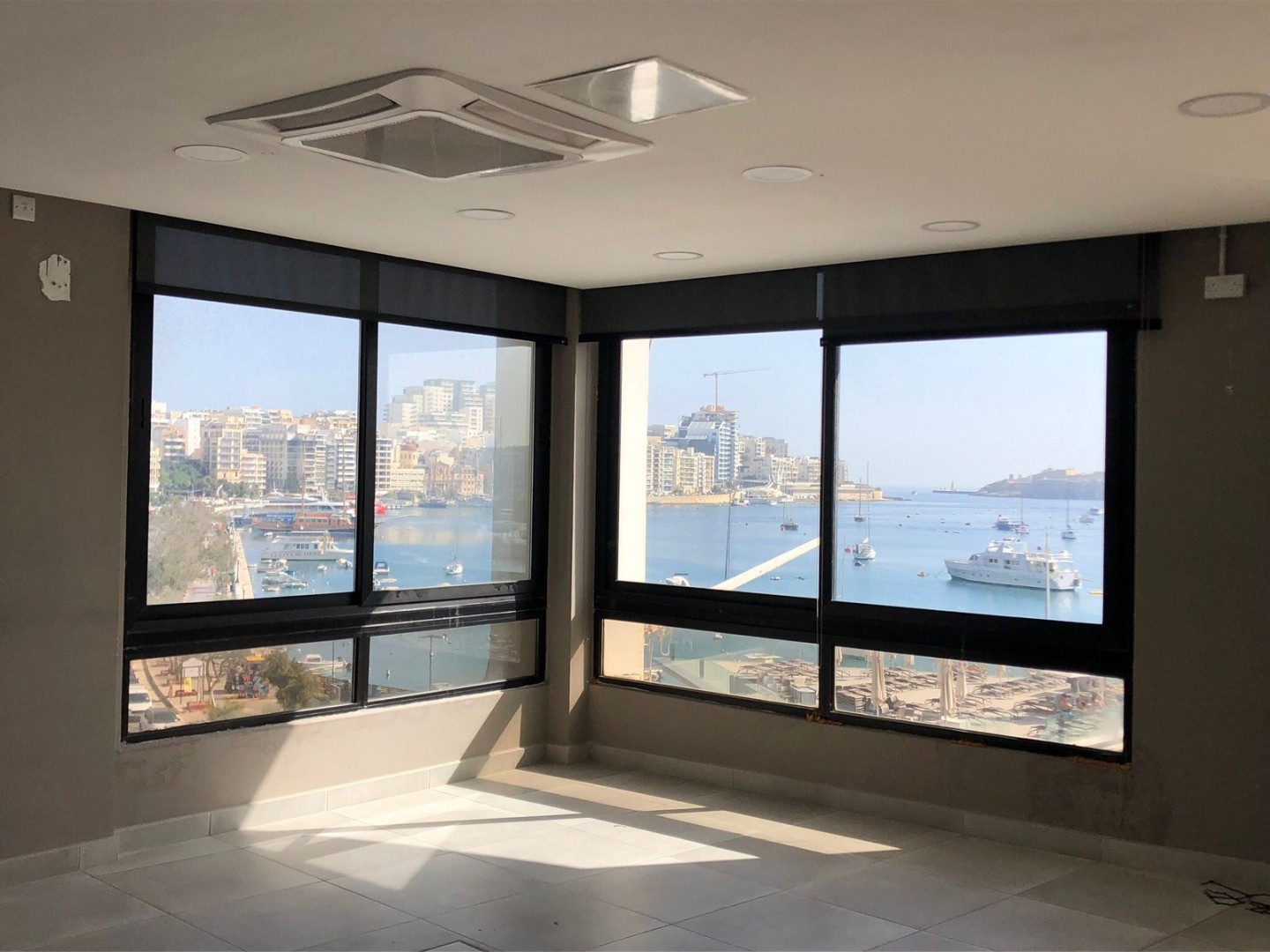 Stunning Office that Consists of 790sqm on the Strand Seafront for Sale !